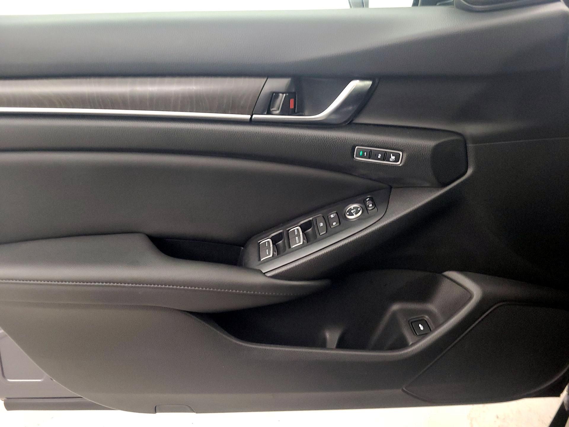 Thumbnail: 2019 Honda Accord - 12