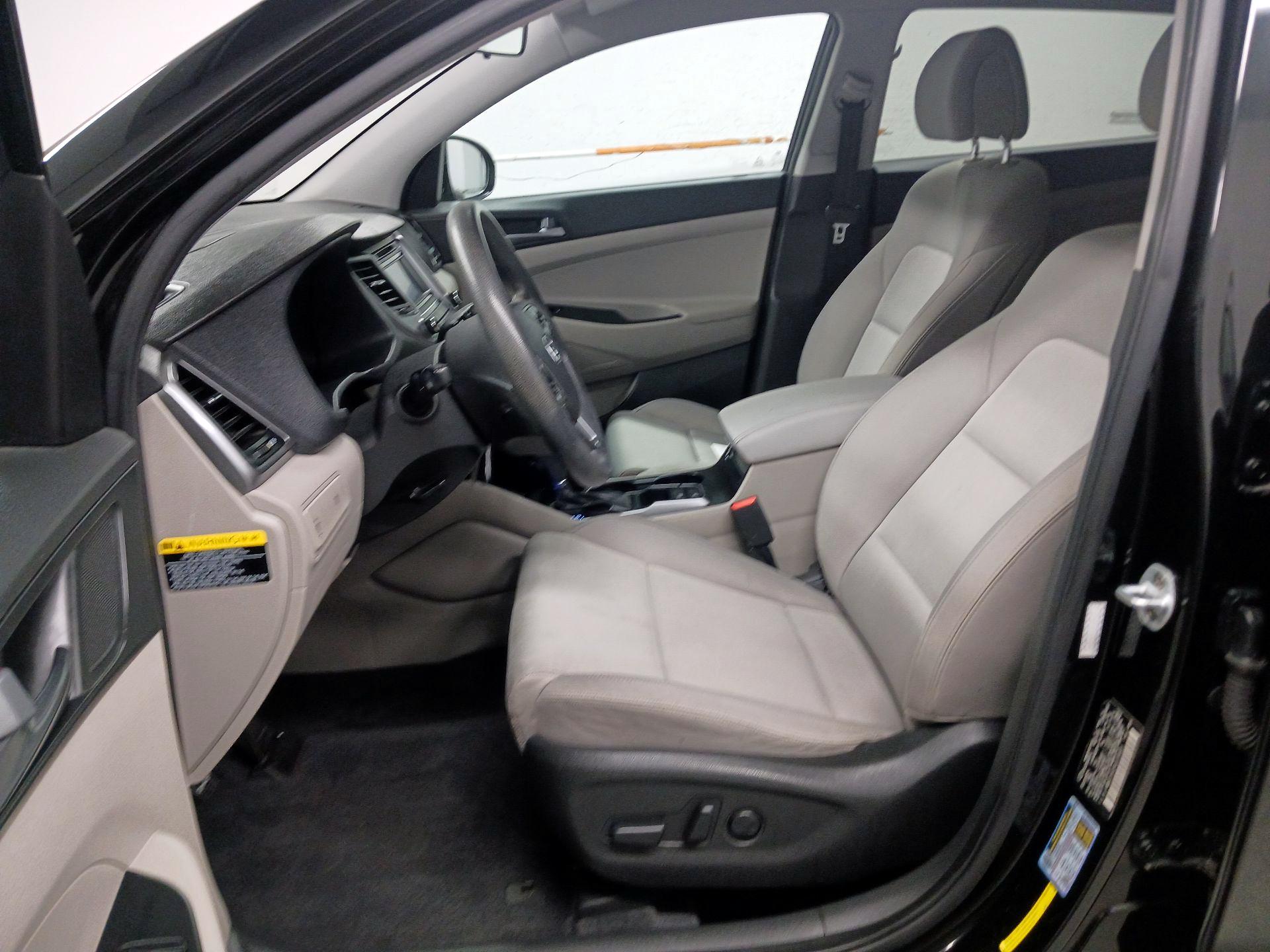 Thumbnail: 2016 Hyundai Tucson - 11
