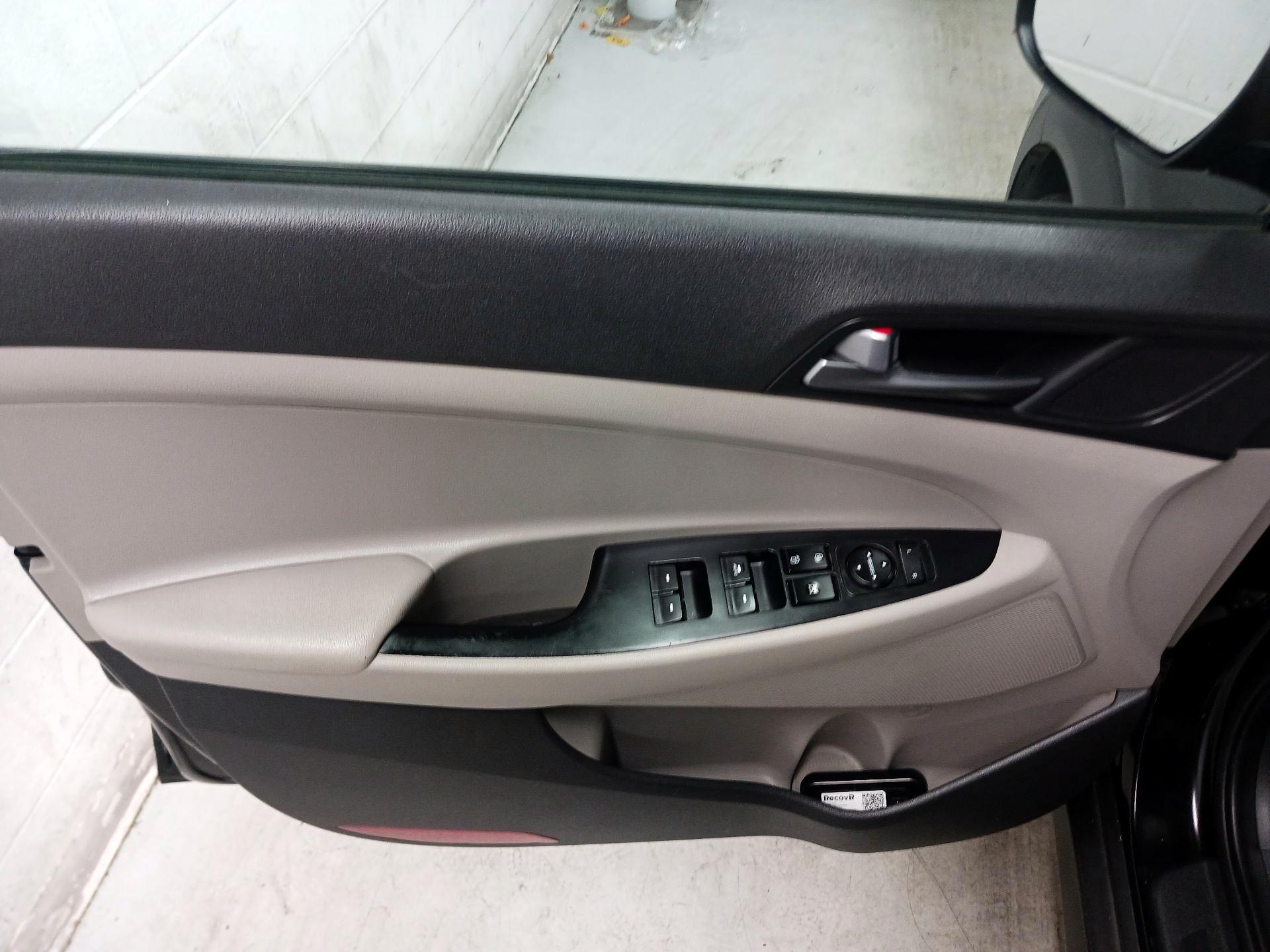 Thumbnail: 2016 Hyundai Tucson - 12