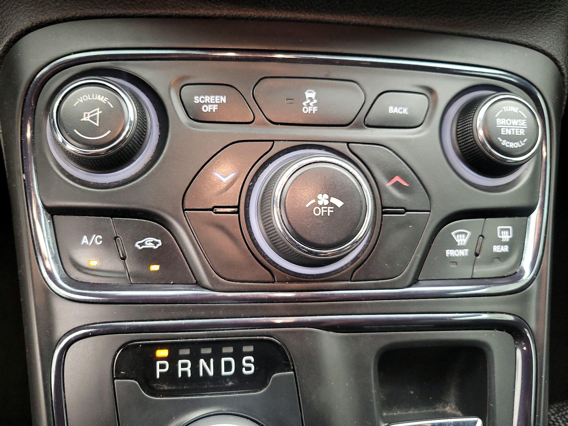 Thumbnail: 2015 Chrysler 200 - 15