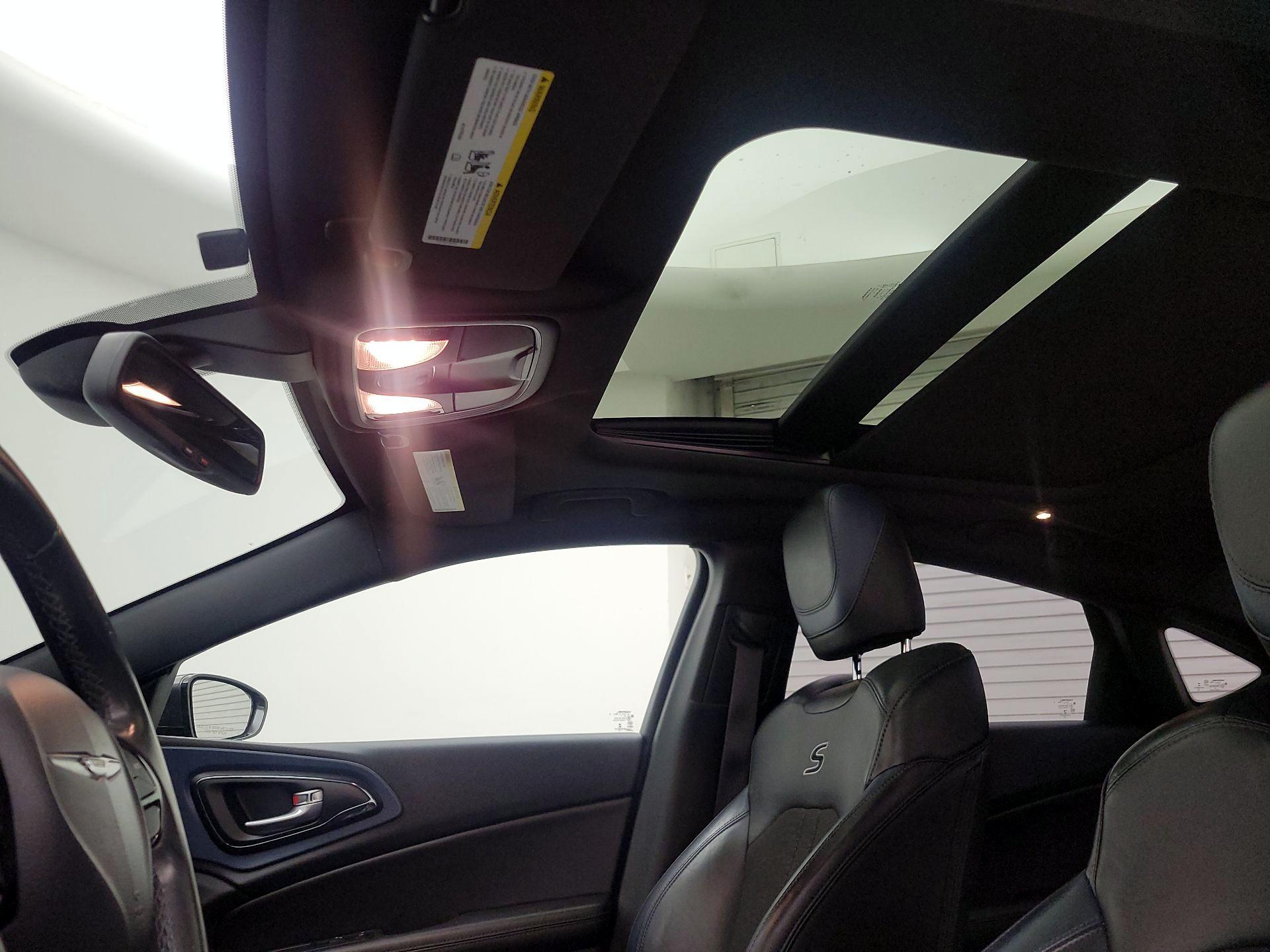 Thumbnail: 2015 Chrysler 200 - 18