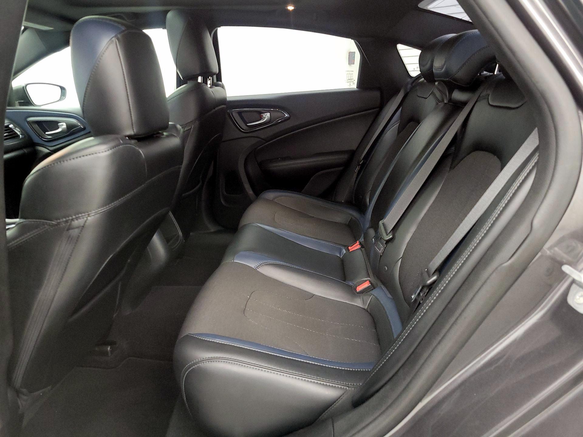 Thumbnail: 2015 Chrysler 200 - 19