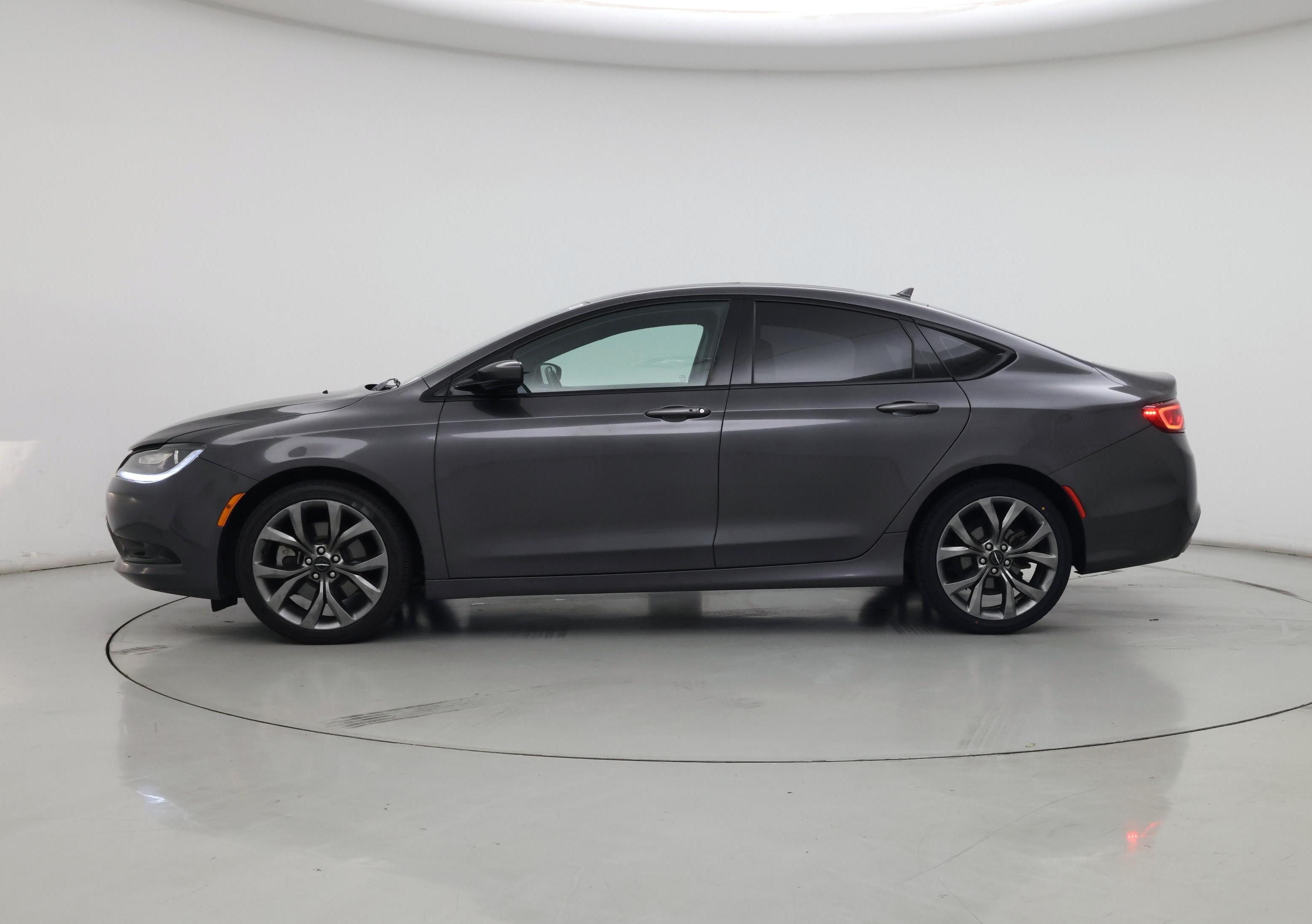 Thumbnail: 2015 Chrysler 200 - 3