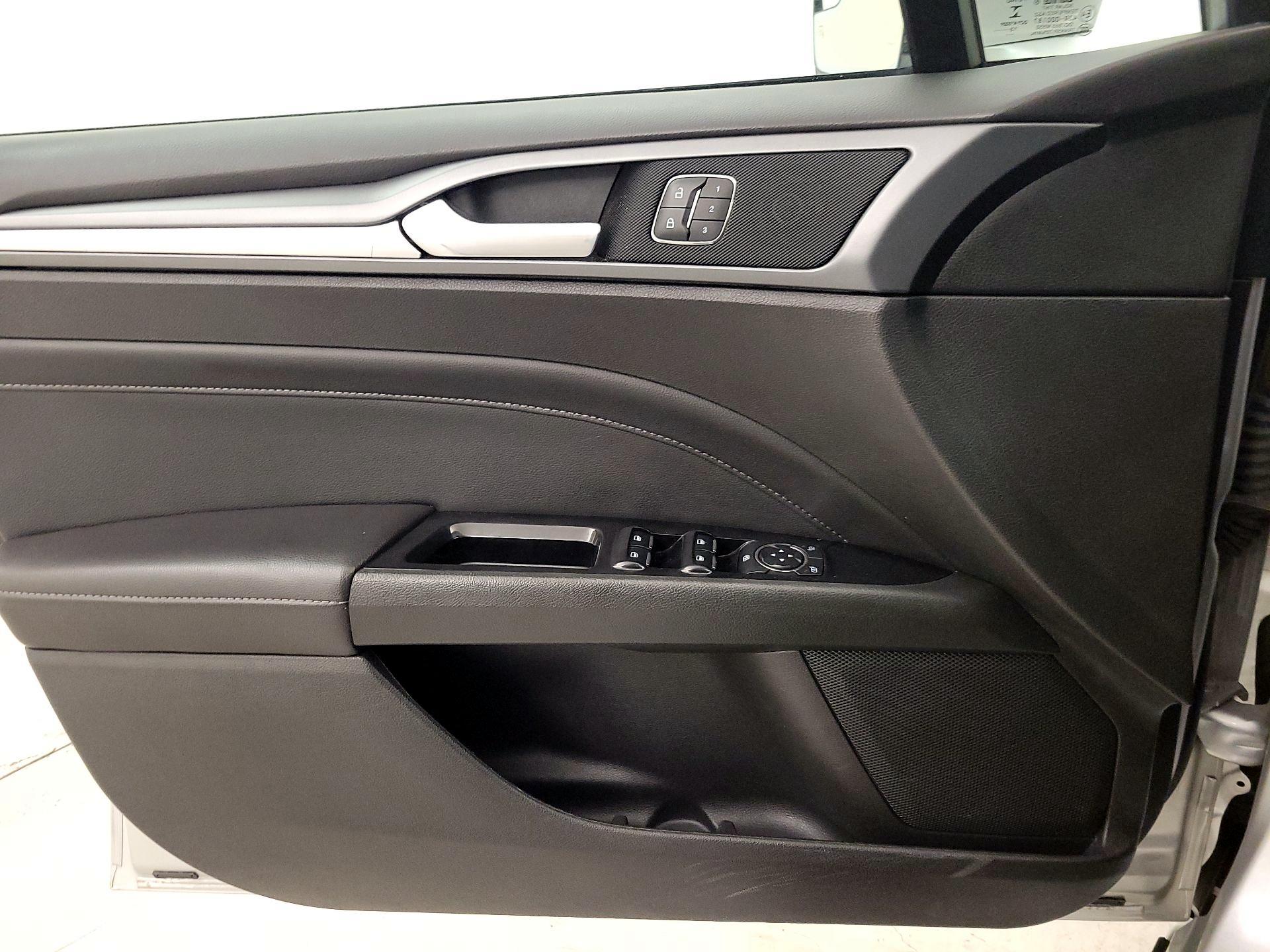 Thumbnail: 2014 Ford Fusion - 12