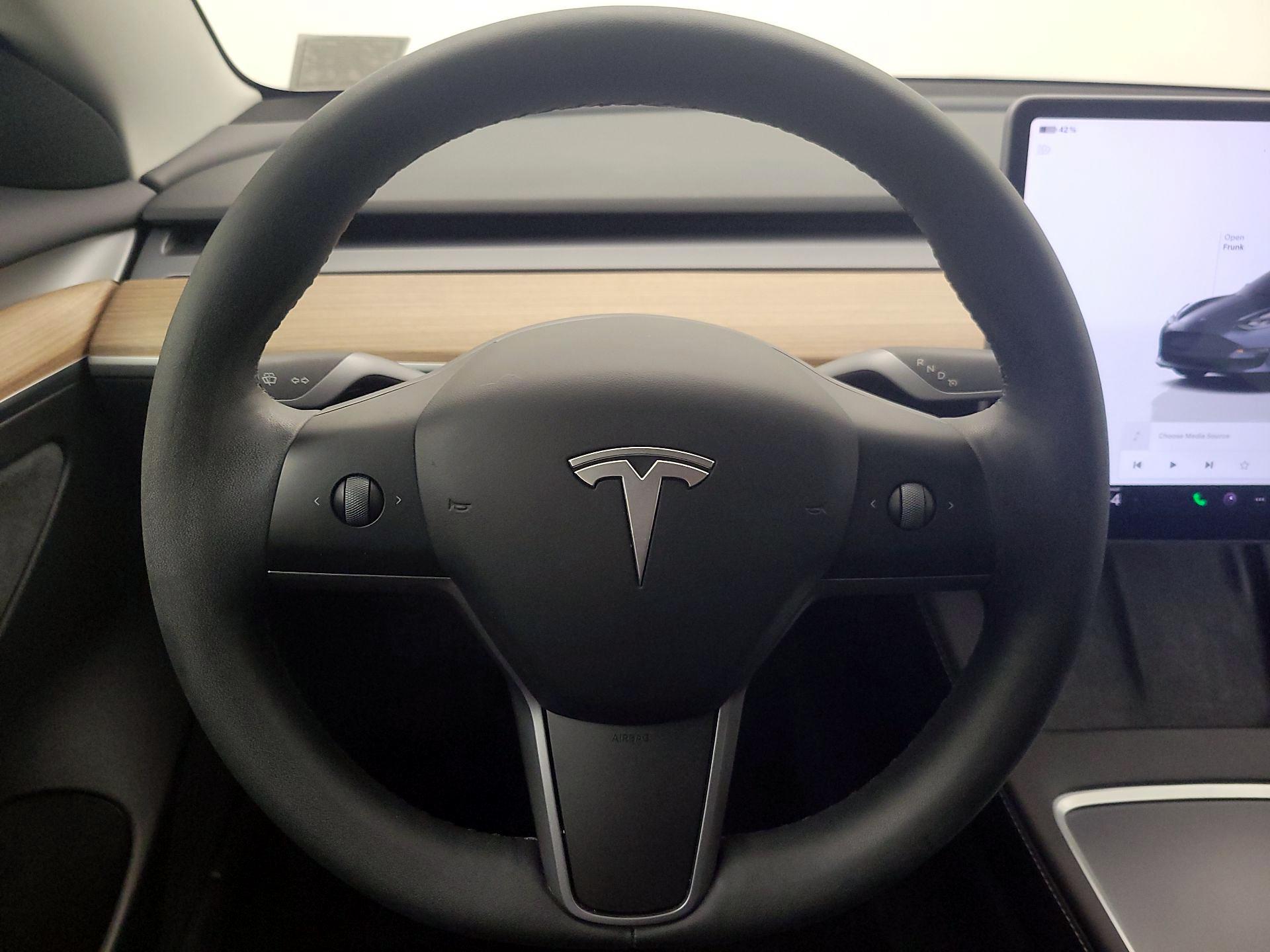 Thumbnail: 2023 Tesla Model 3 - 10