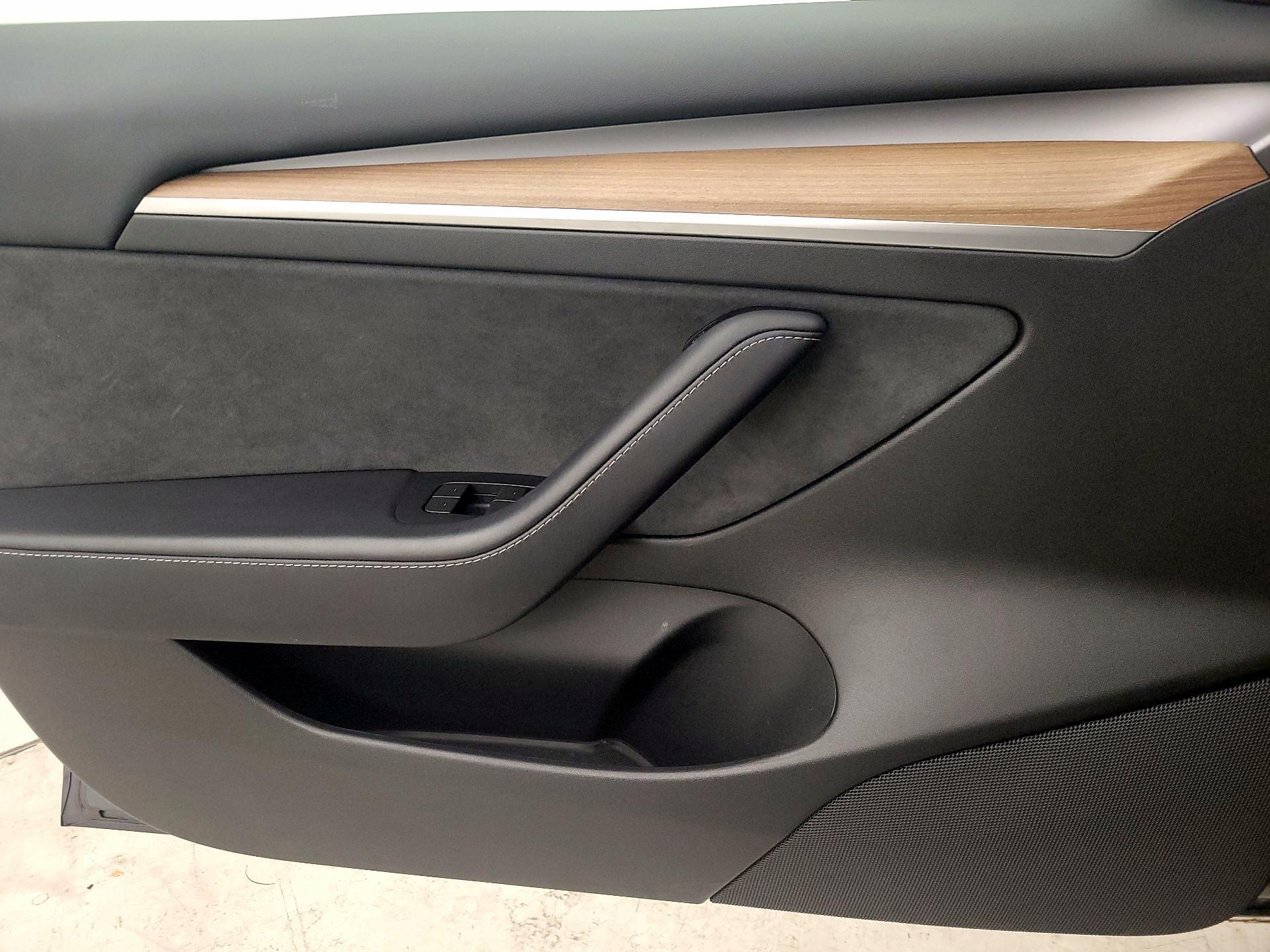 Thumbnail: 2023 Tesla Model 3 - 12