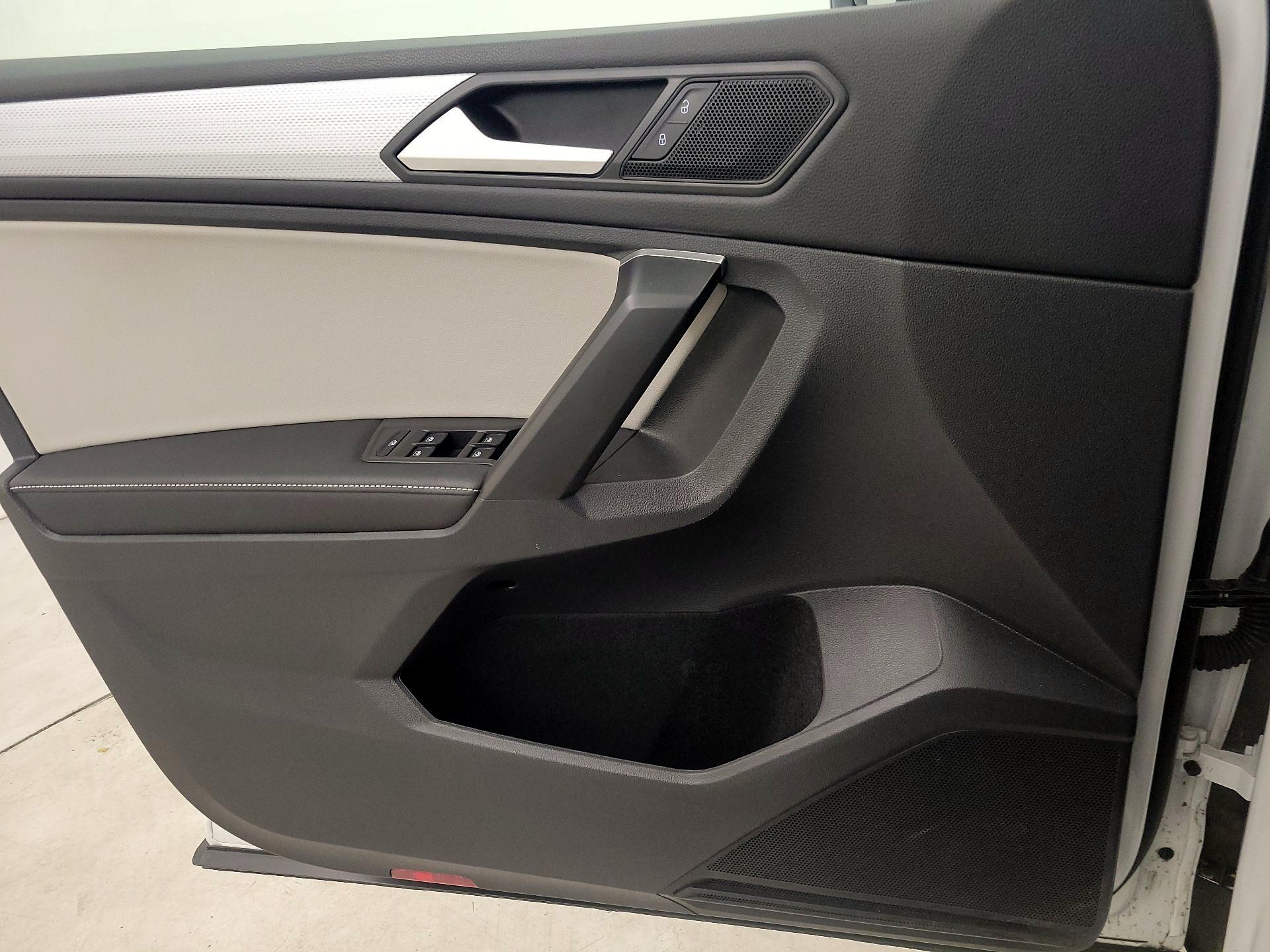 Thumbnail: 2024 Volkswagen Tiguan - 12