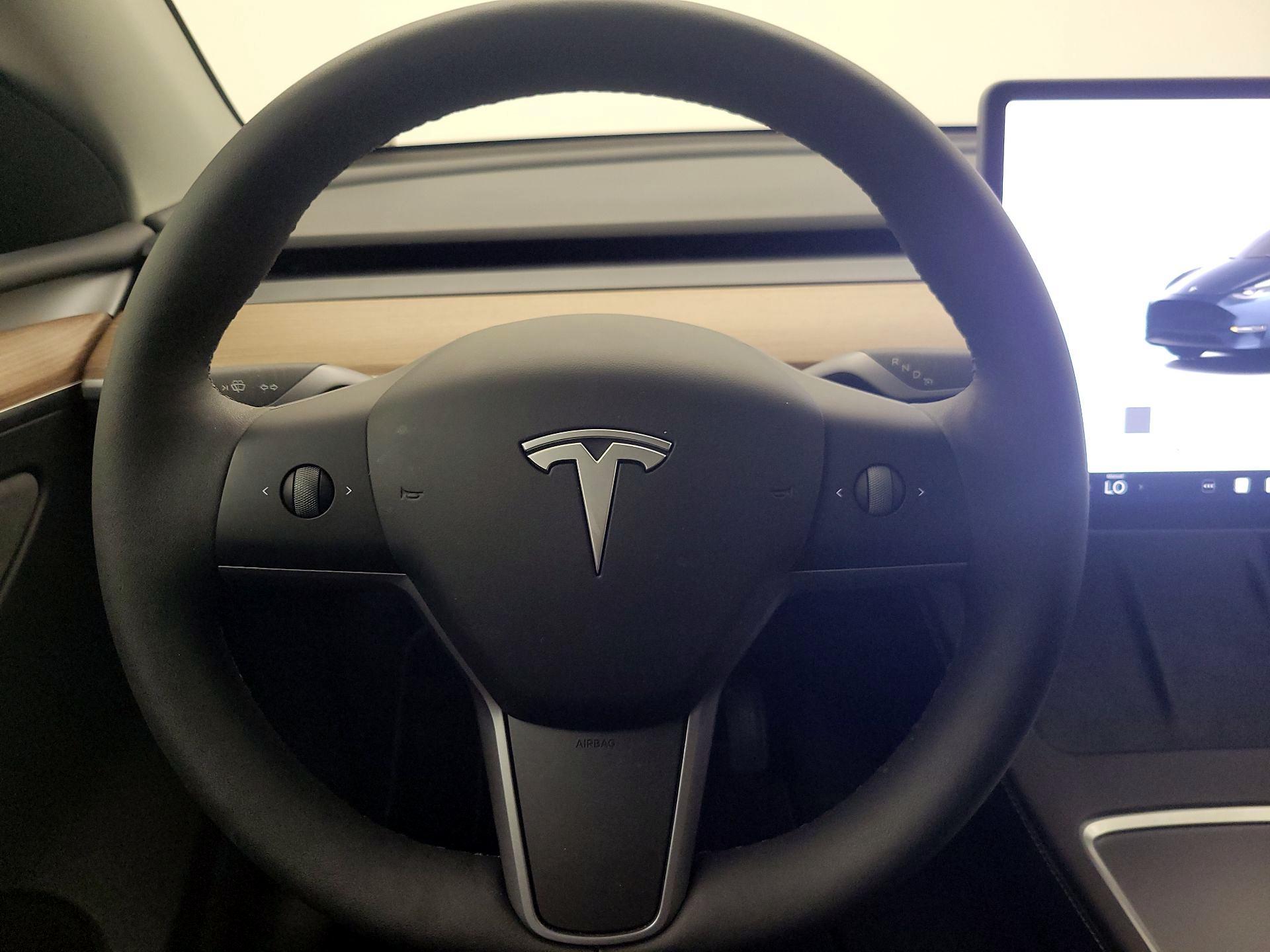 Thumbnail: 2025 Tesla Model Y - 10