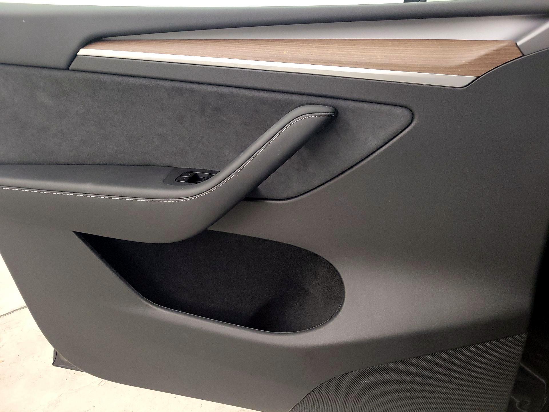 Thumbnail: 2025 Tesla Model Y - 12