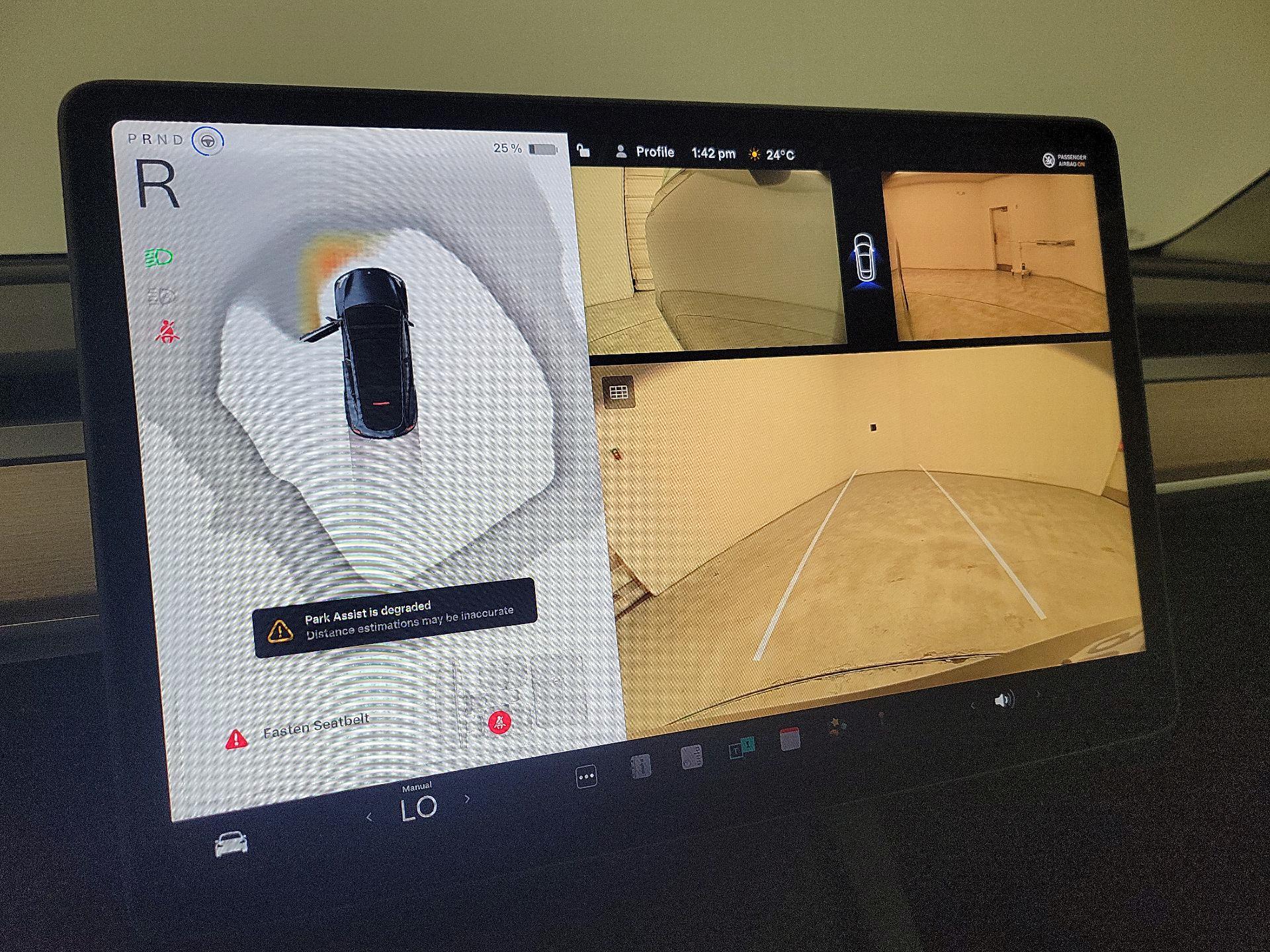 Thumbnail: 2025 Tesla Model Y - 14