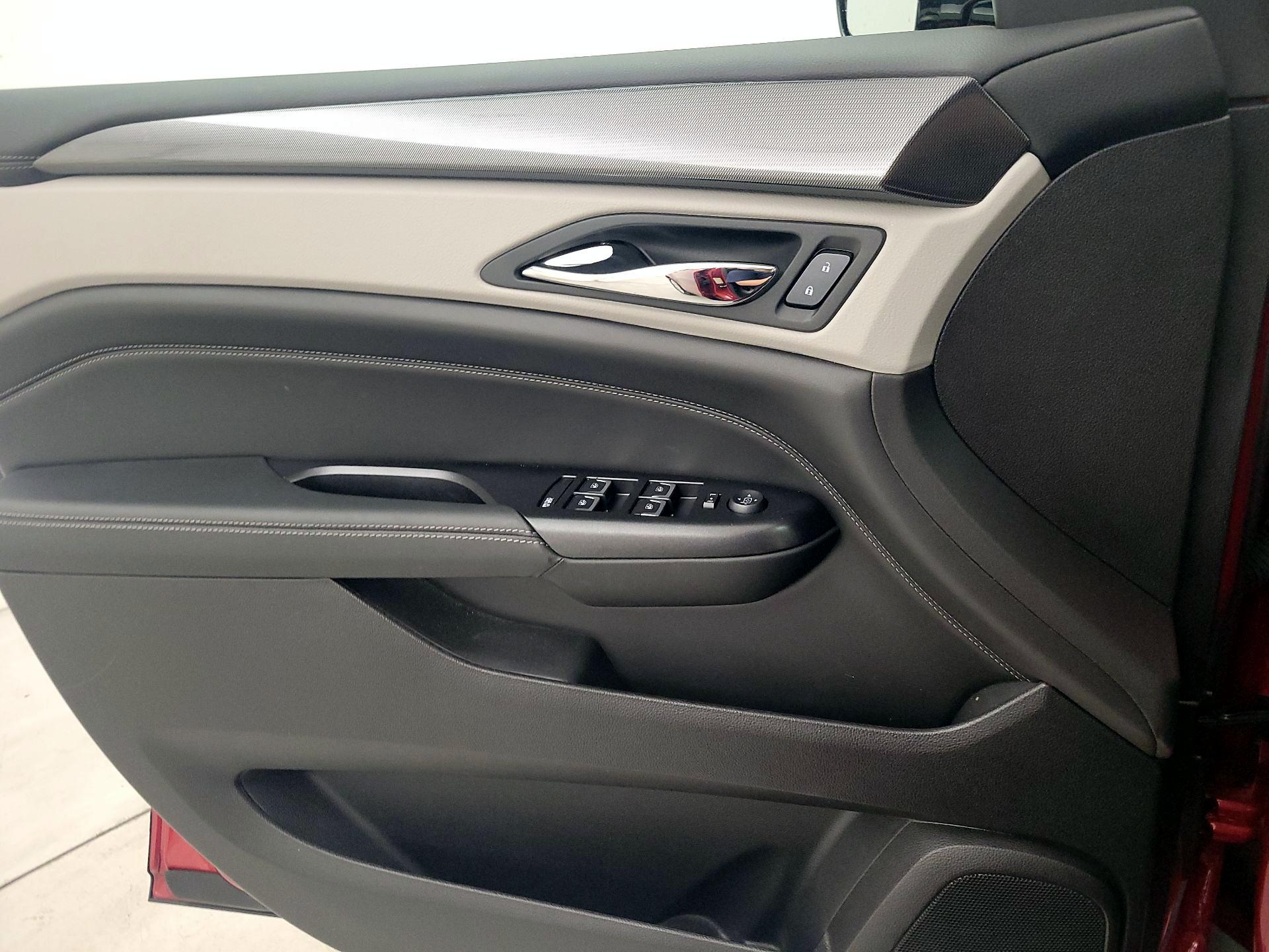 Thumbnail: 2016 Cadillac SRX - 12