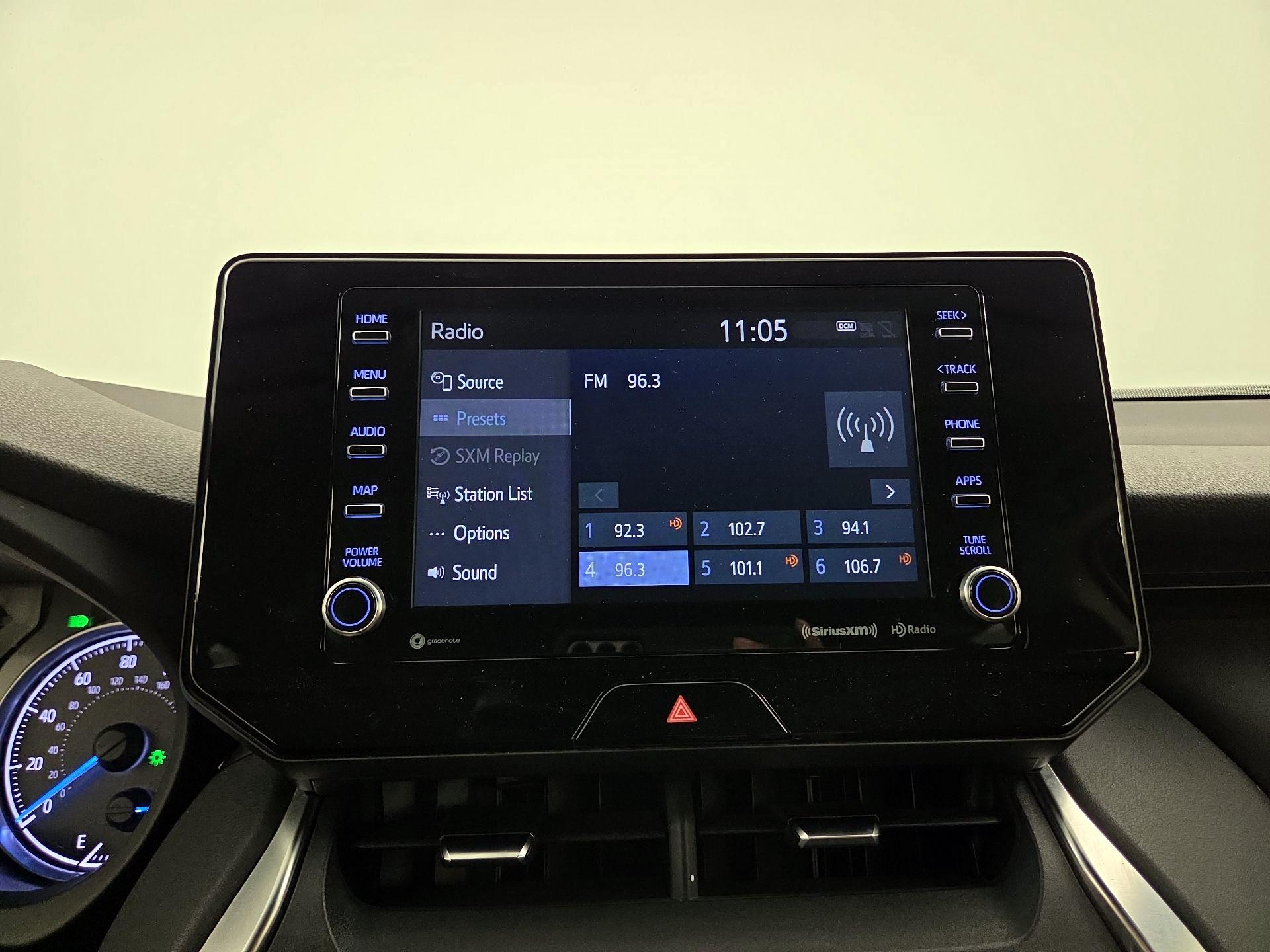 Thumbnail: 2021 Toyota Venza - 15