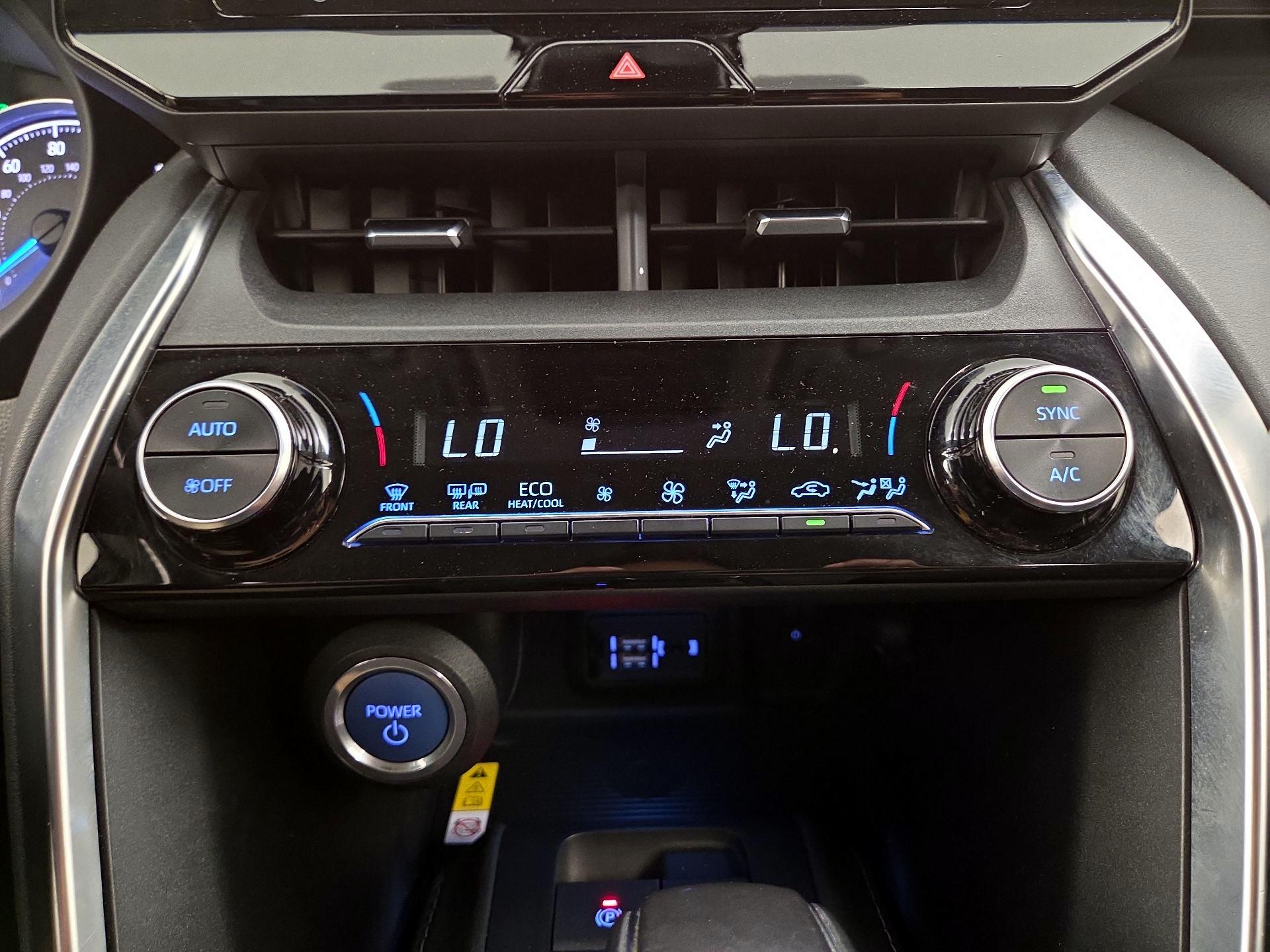 Thumbnail: 2021 Toyota Venza - 16