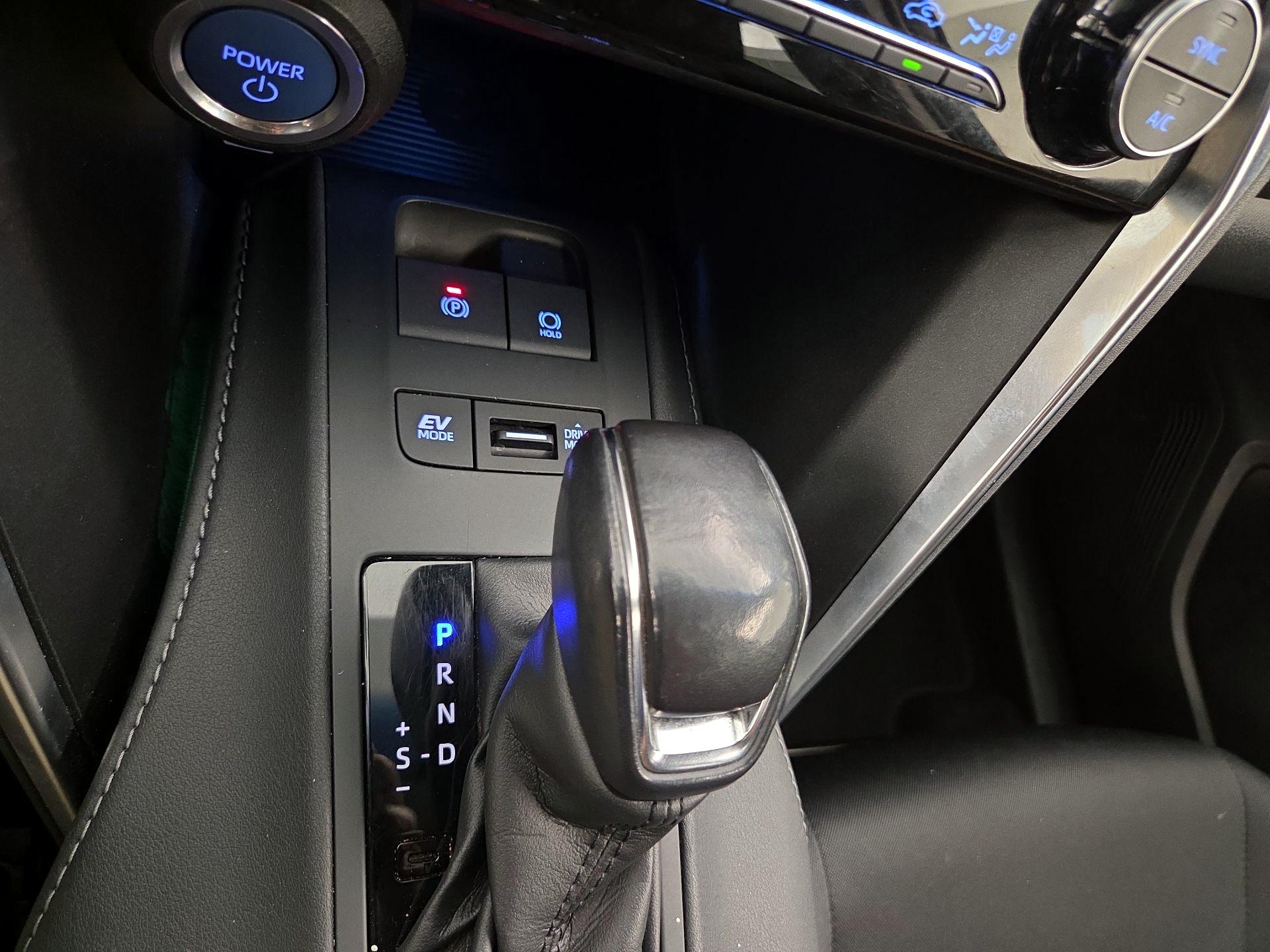 Thumbnail: 2021 Toyota Venza - 17