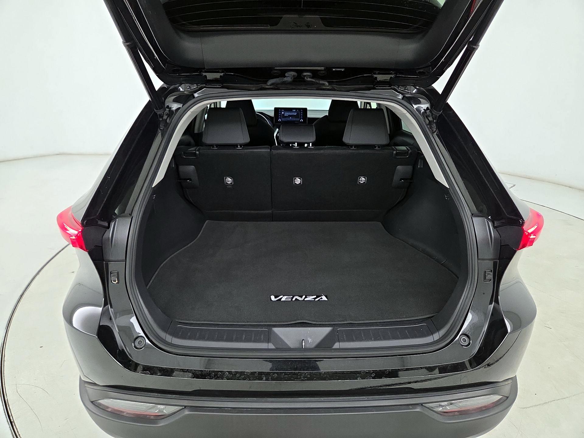 Thumbnail: 2021 Toyota Venza - 20