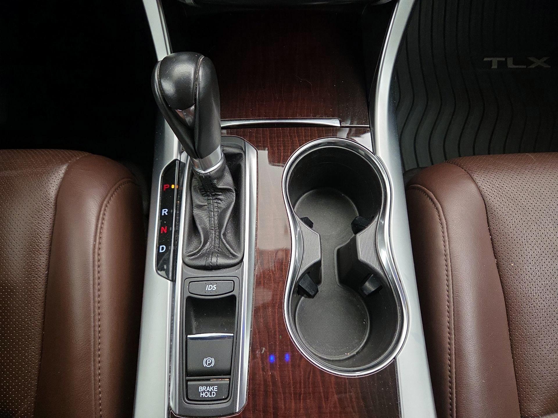 Thumbnail: 2016 Acura TLX - 18