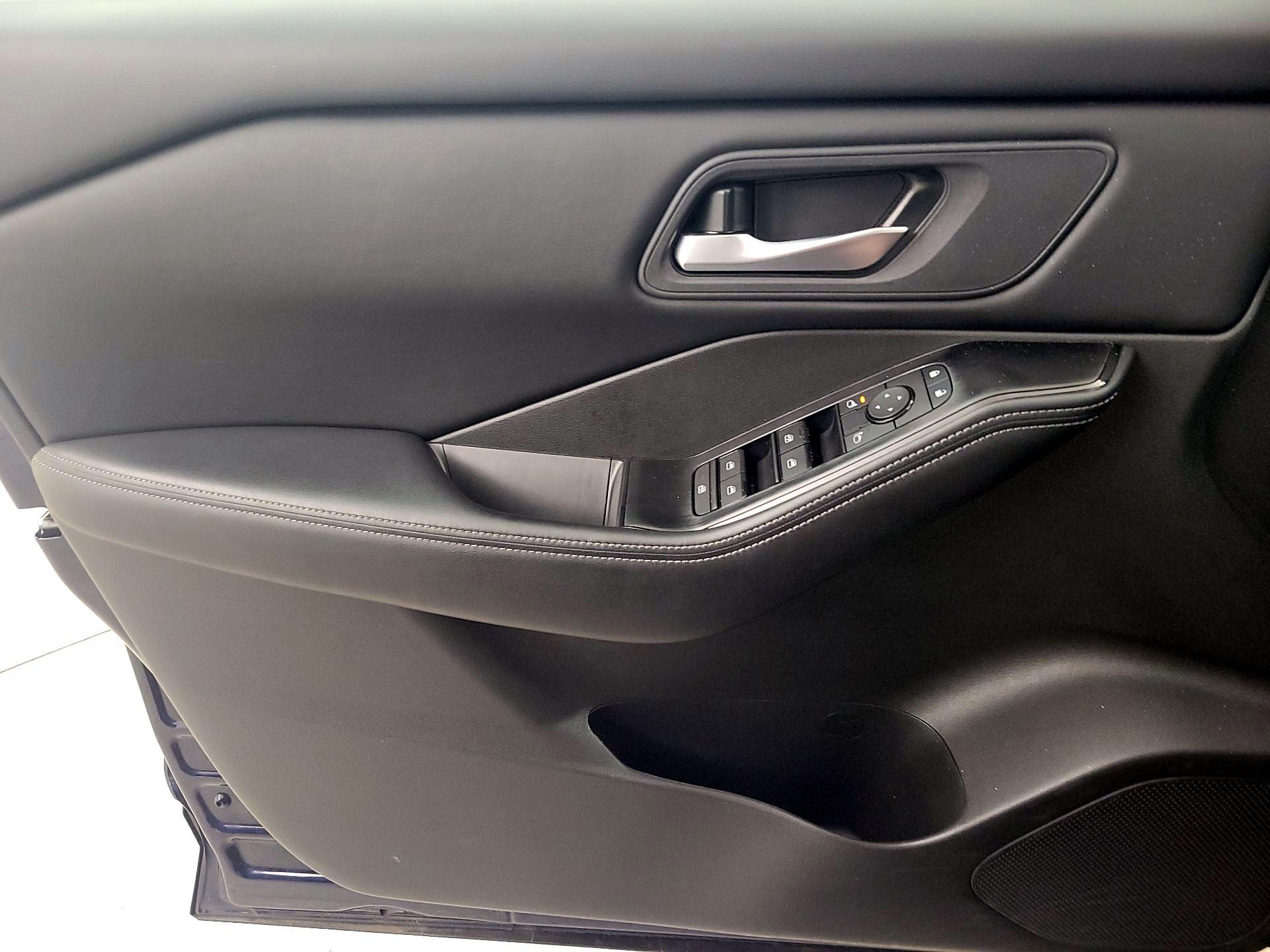 Thumbnail: 2025 Nissan Rogue - 12