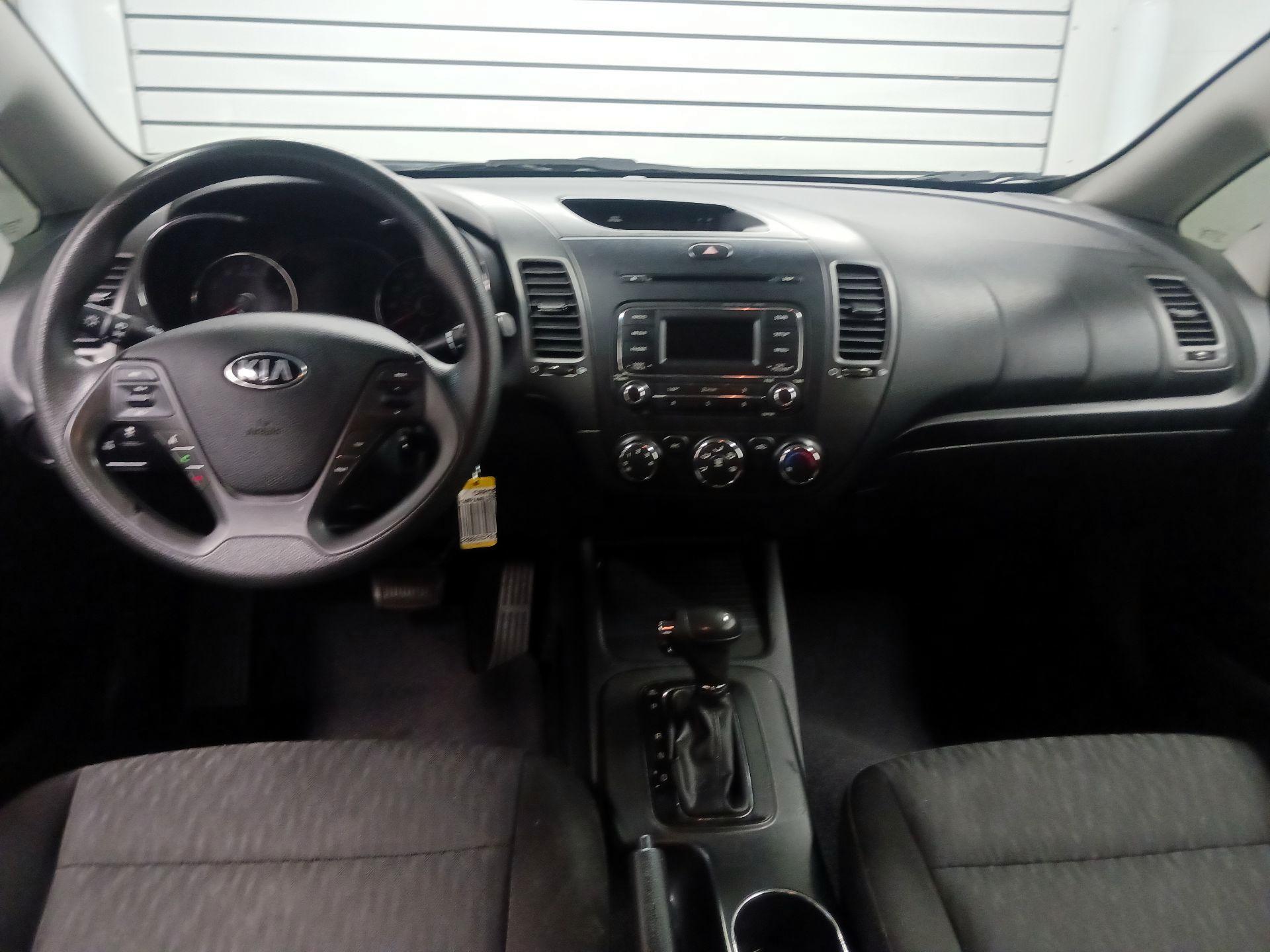 Thumbnail: 2016 Kia Forte - 9
