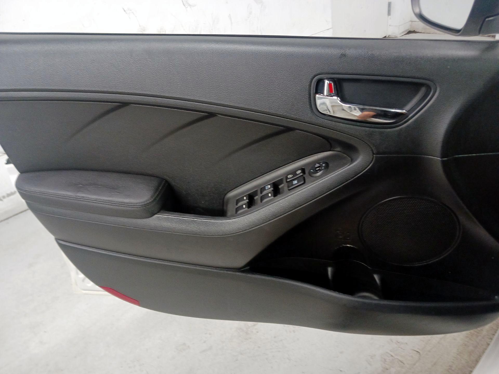 Thumbnail: 2016 Kia Forte - 12