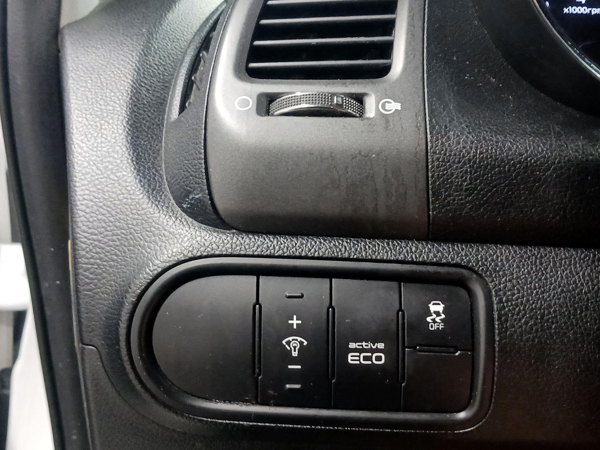 Thumbnail: 2016 Kia Forte - 13