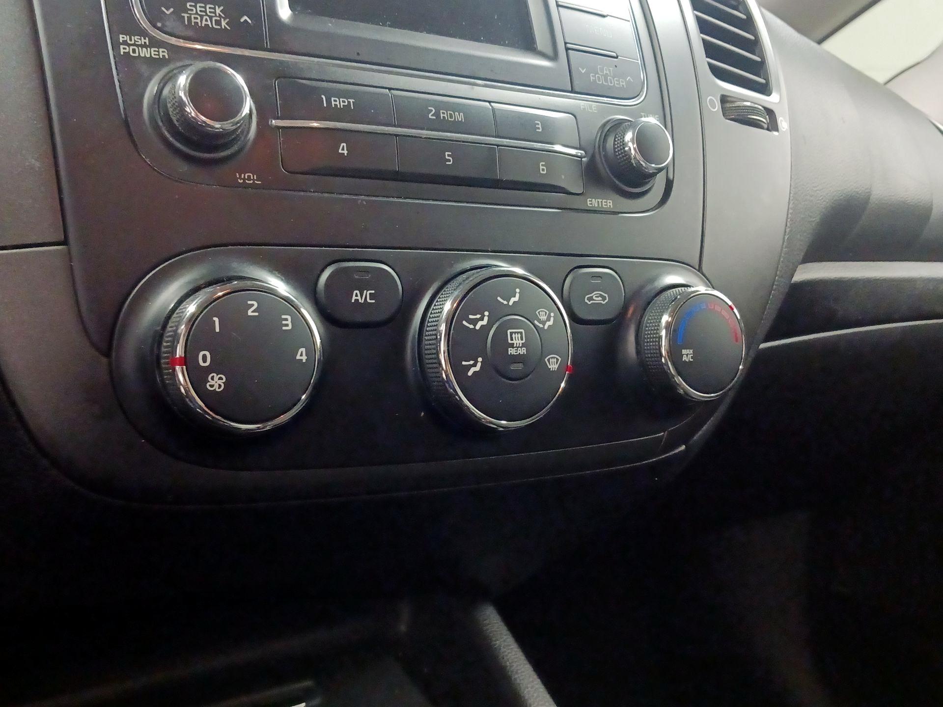 Thumbnail: 2016 Kia Forte - 15