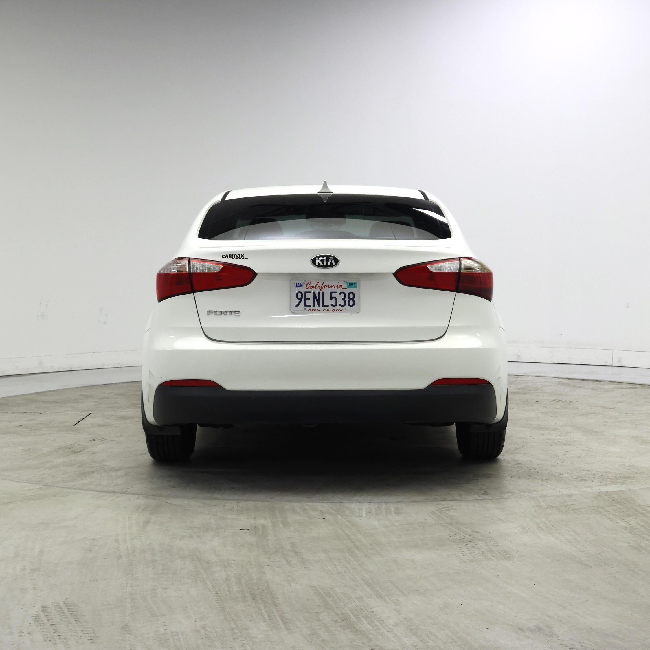 Thumbnail: 2016 Kia Forte - 6