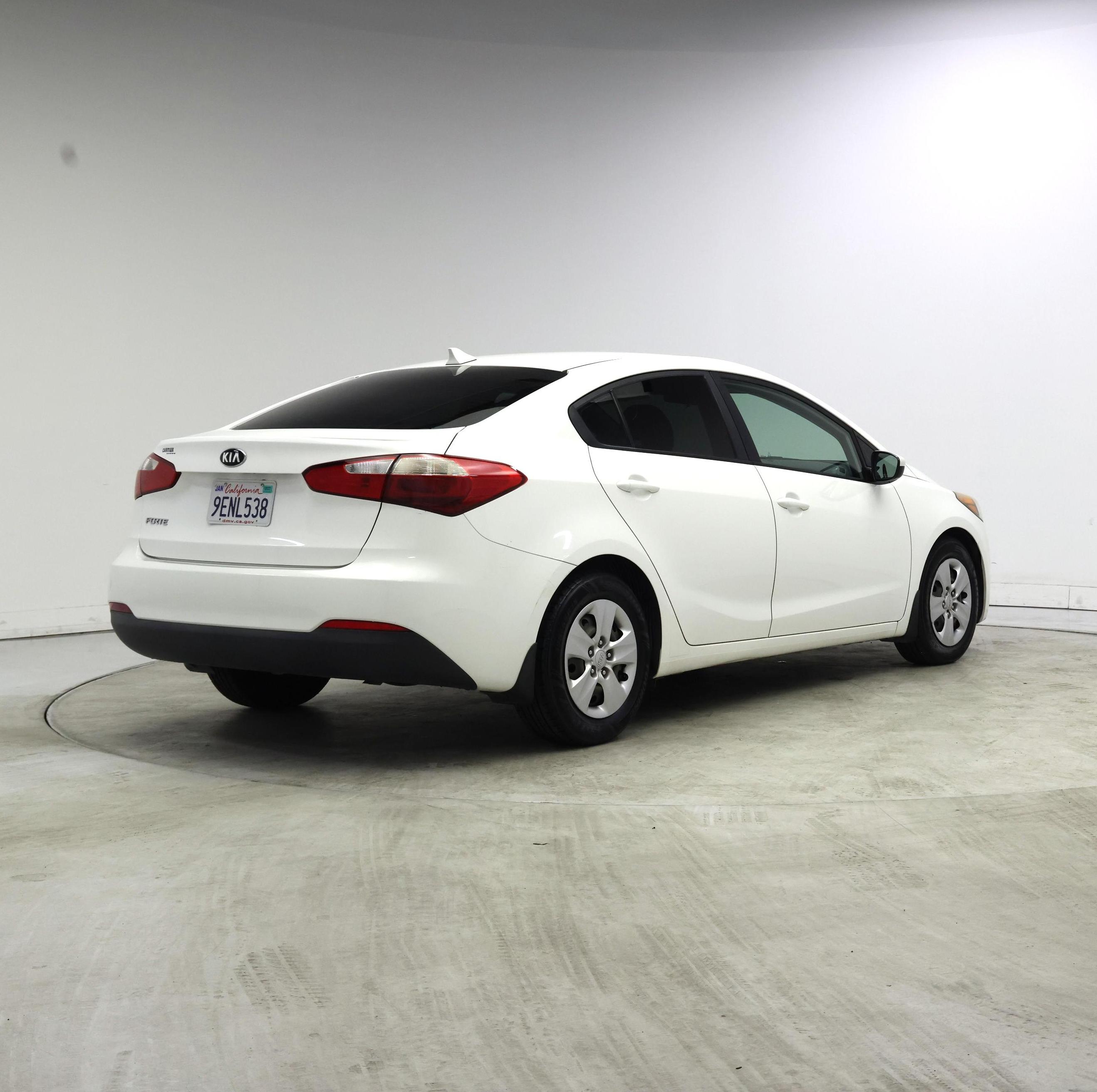 Thumbnail: 2016 Kia Forte - 8