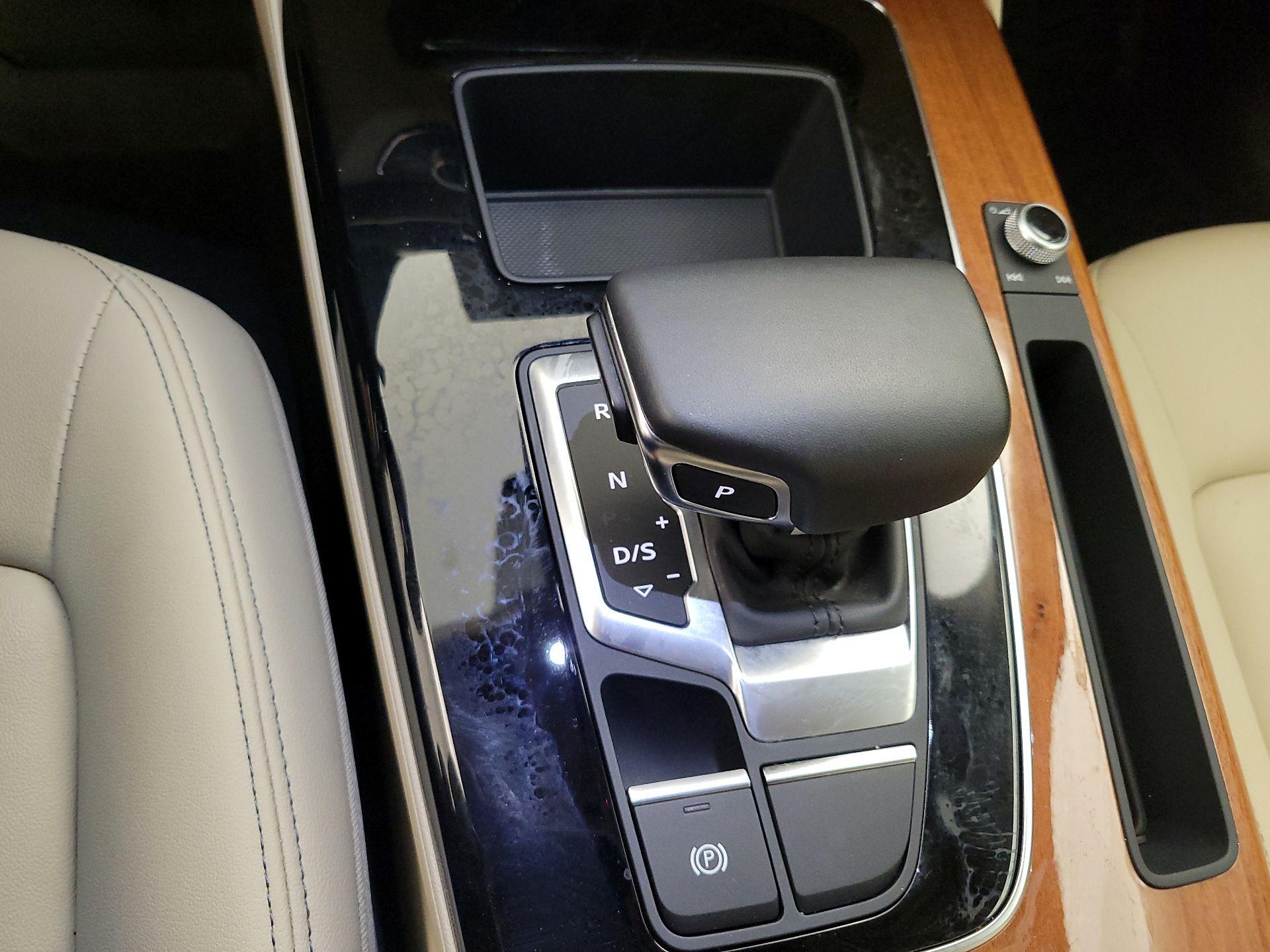 Thumbnail: 2023 Audi Q5 - 17