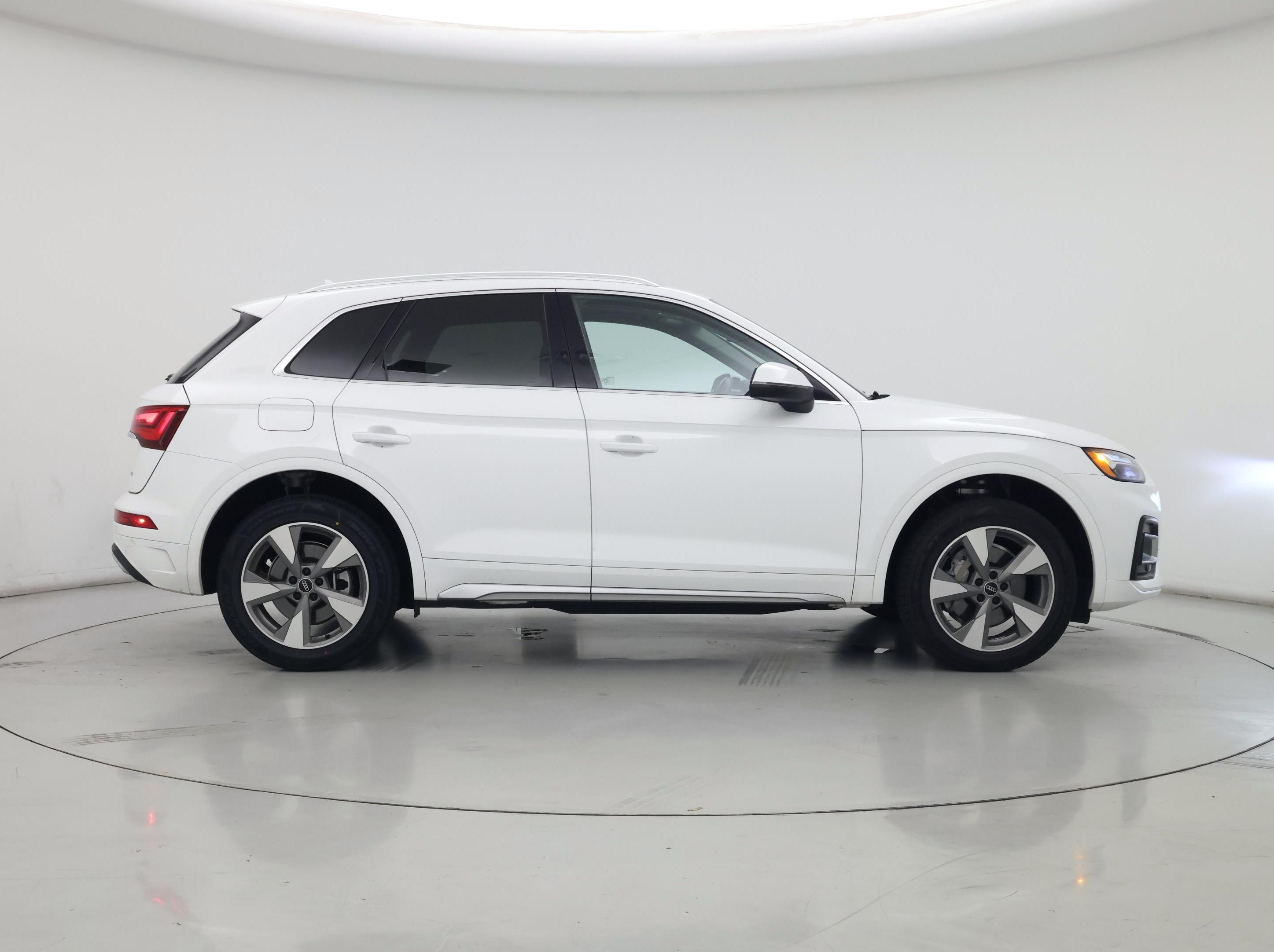 Thumbnail: 2023 Audi Q5 - 7
