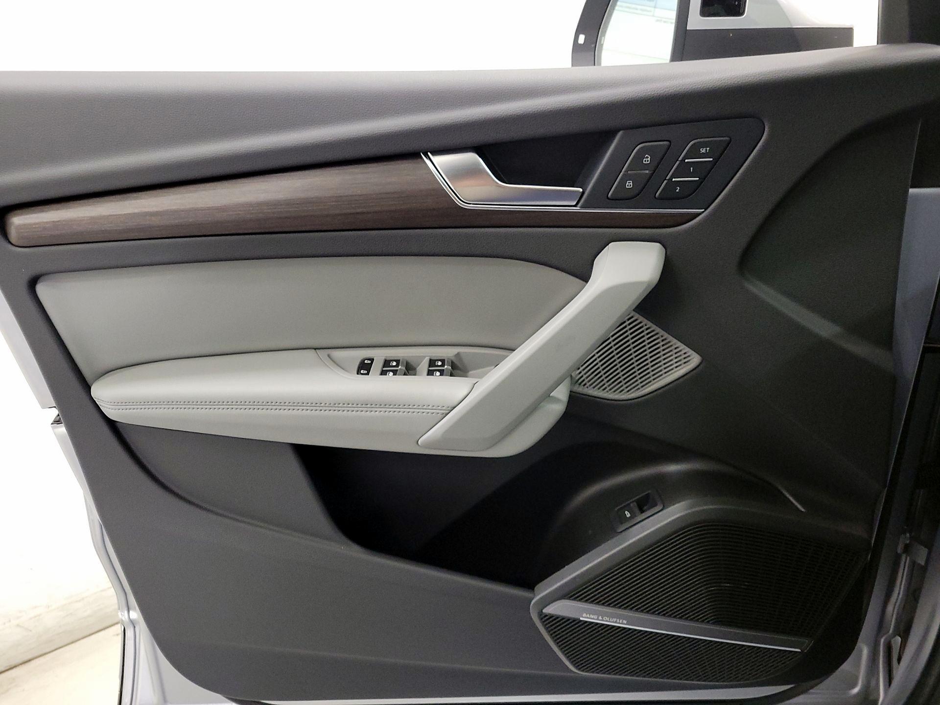 Thumbnail: 2023 Audi Q5 - 12