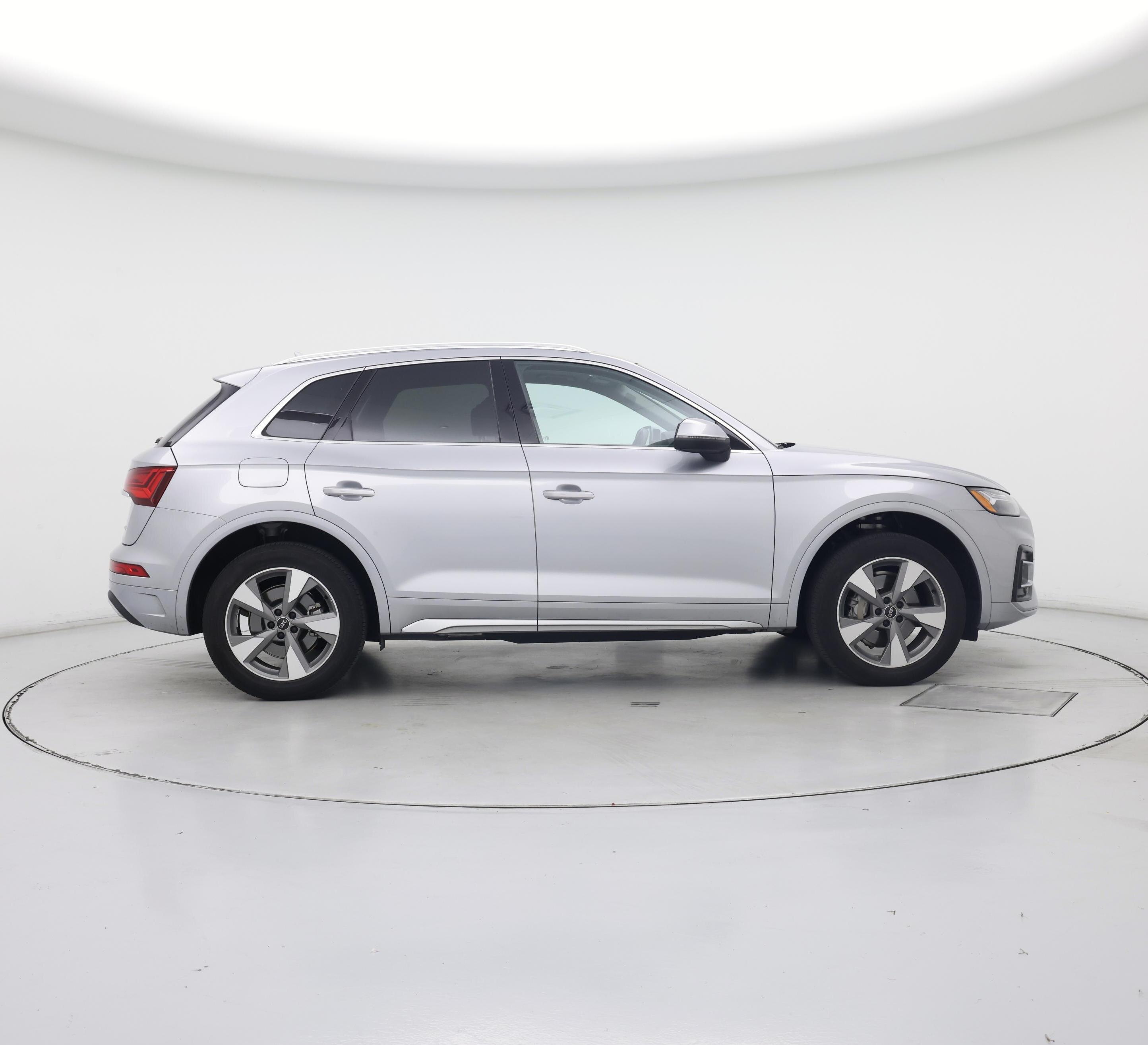 Thumbnail: 2023 Audi Q5 - 7