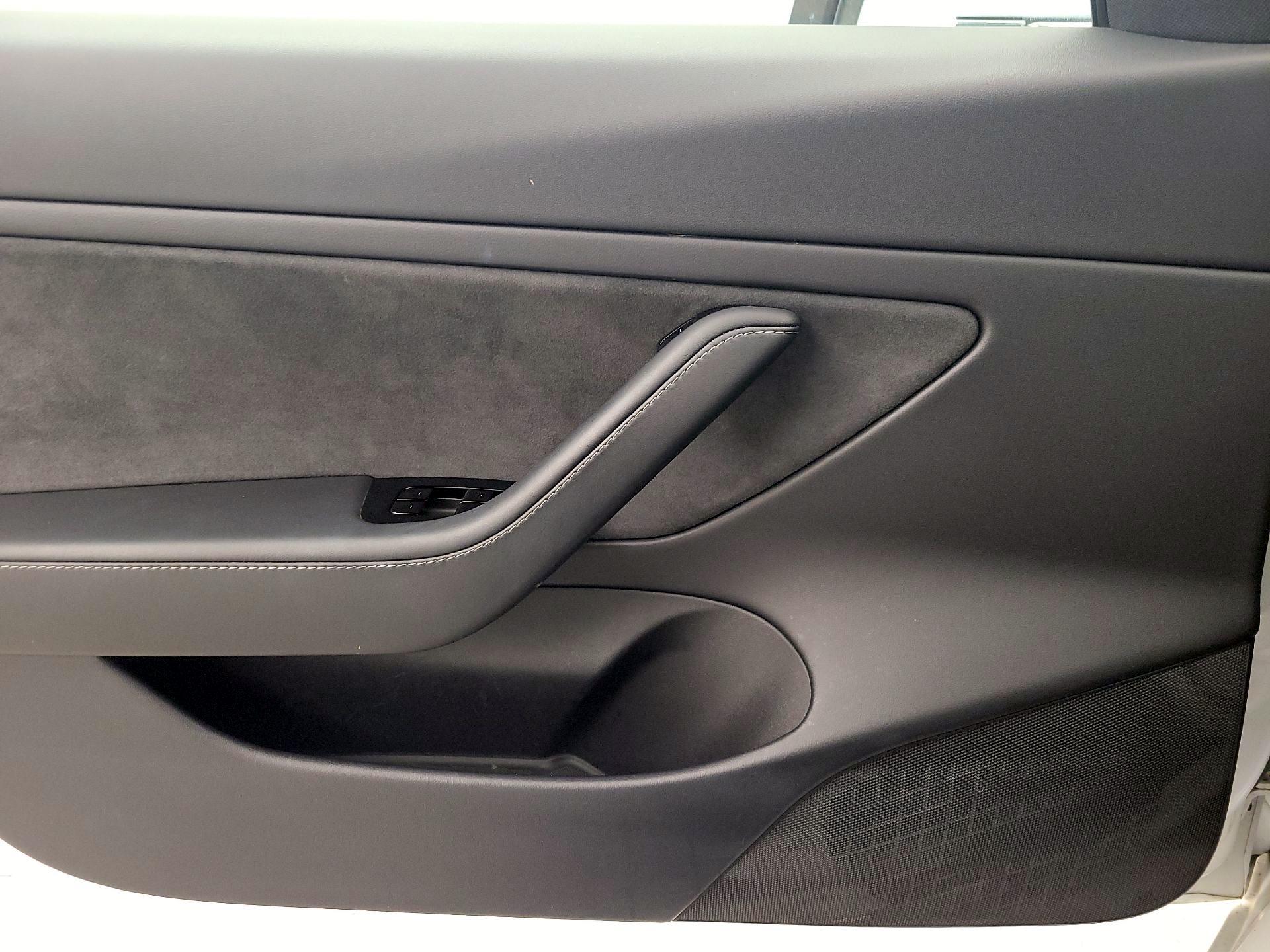 Thumbnail: 2020 Tesla Model 3 - 12