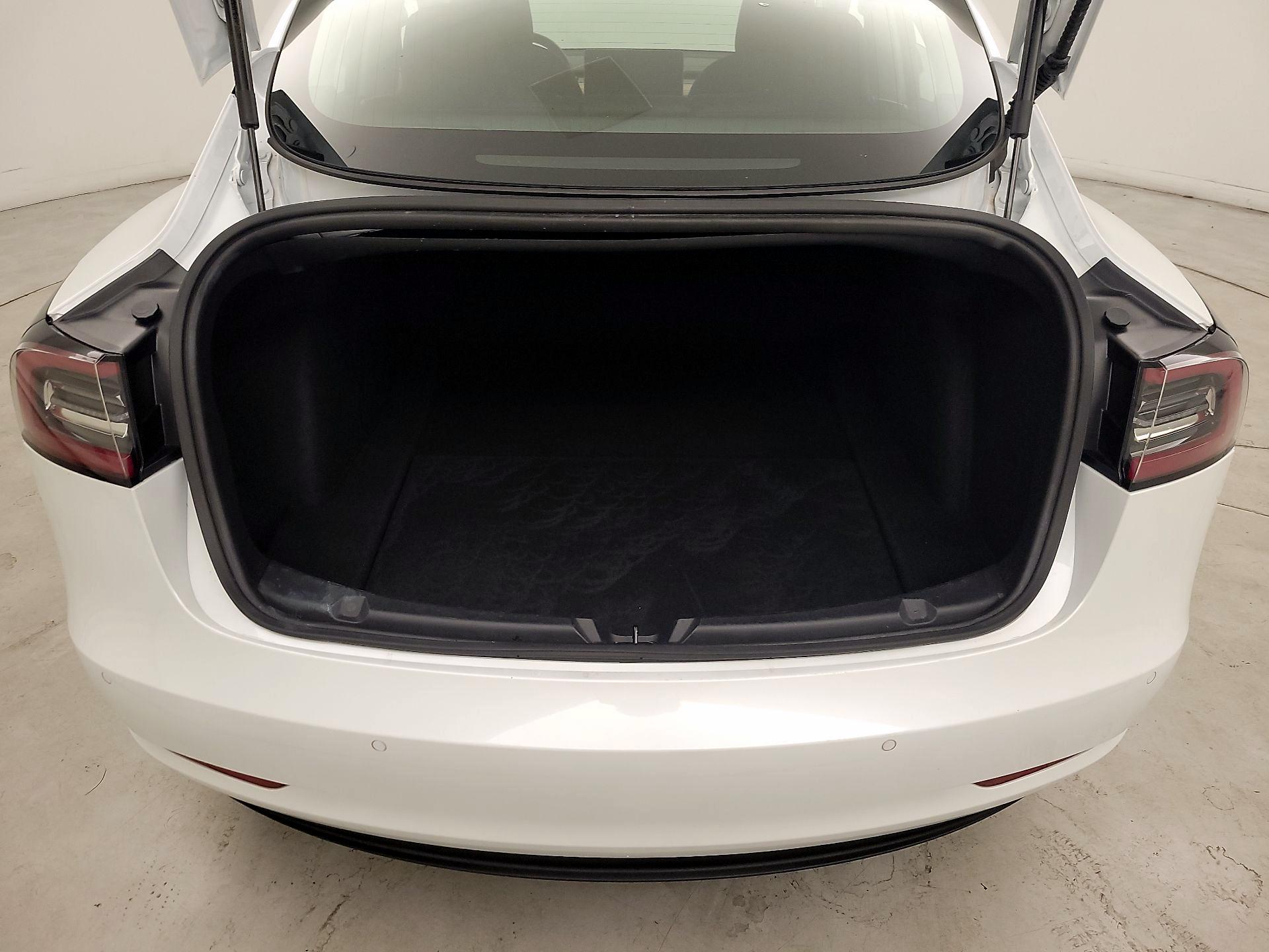 Thumbnail: 2020 Tesla Model 3 - 19
