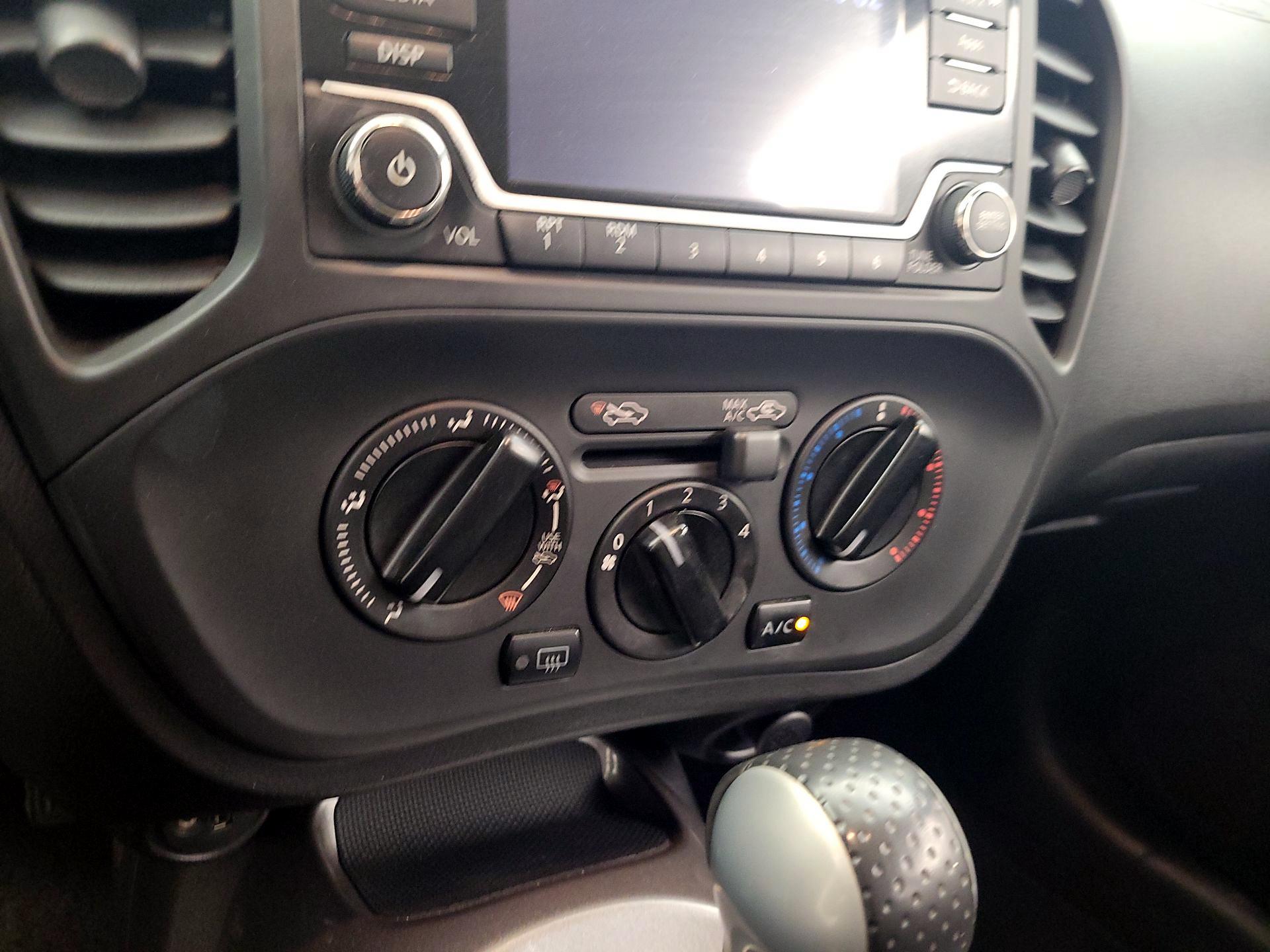 Thumbnail: 2015 Nissan Juke - 16