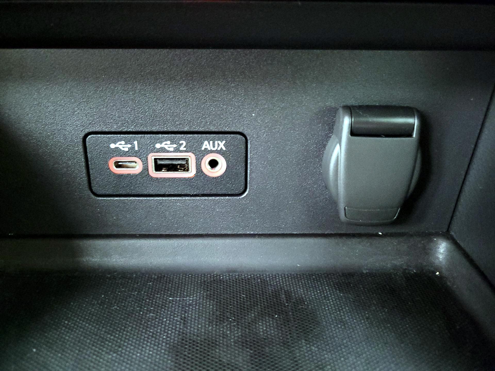 Thumbnail: 2023 Nissan Sentra - 18