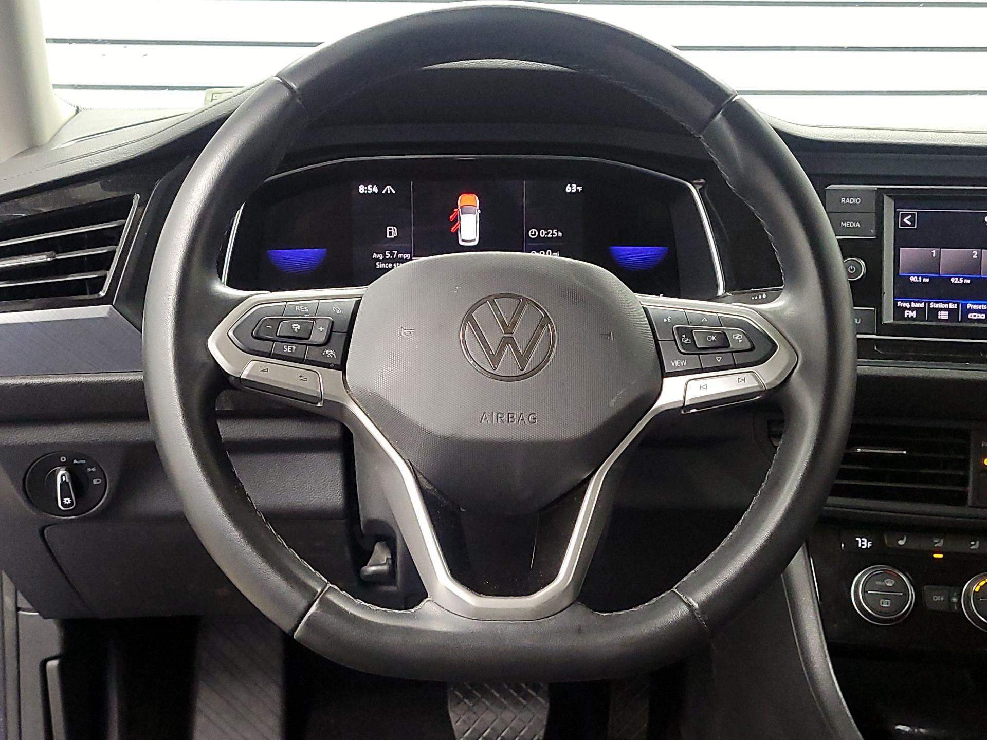Thumbnail: 2023 Volkswagen Jetta - 10