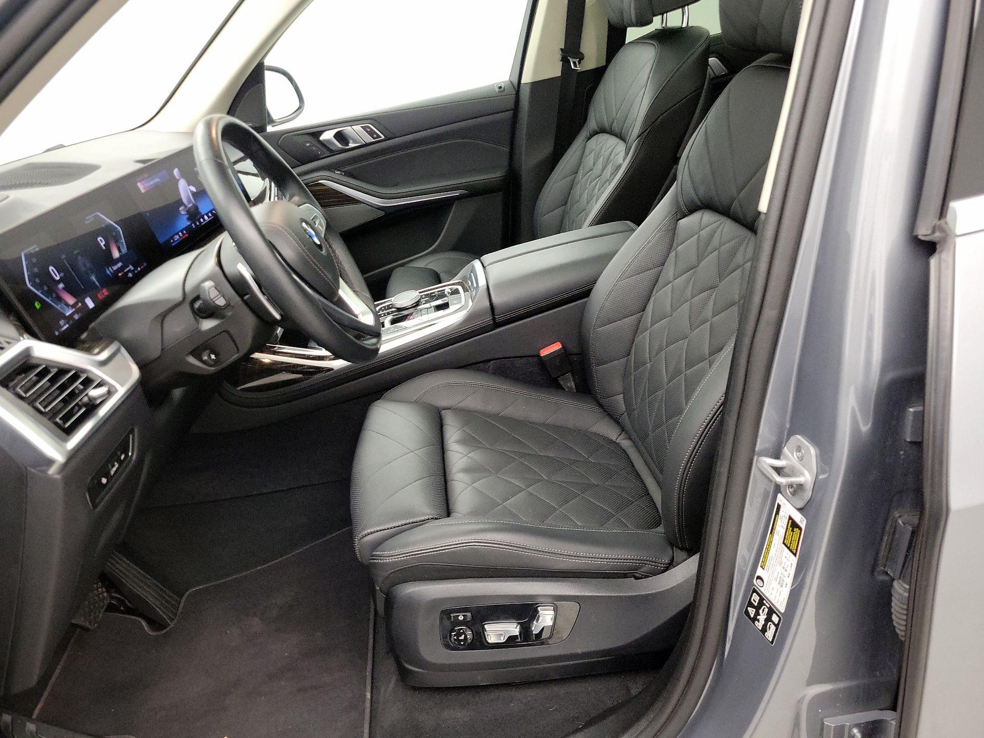 Thumbnail: 2025 BMW X7 - 11