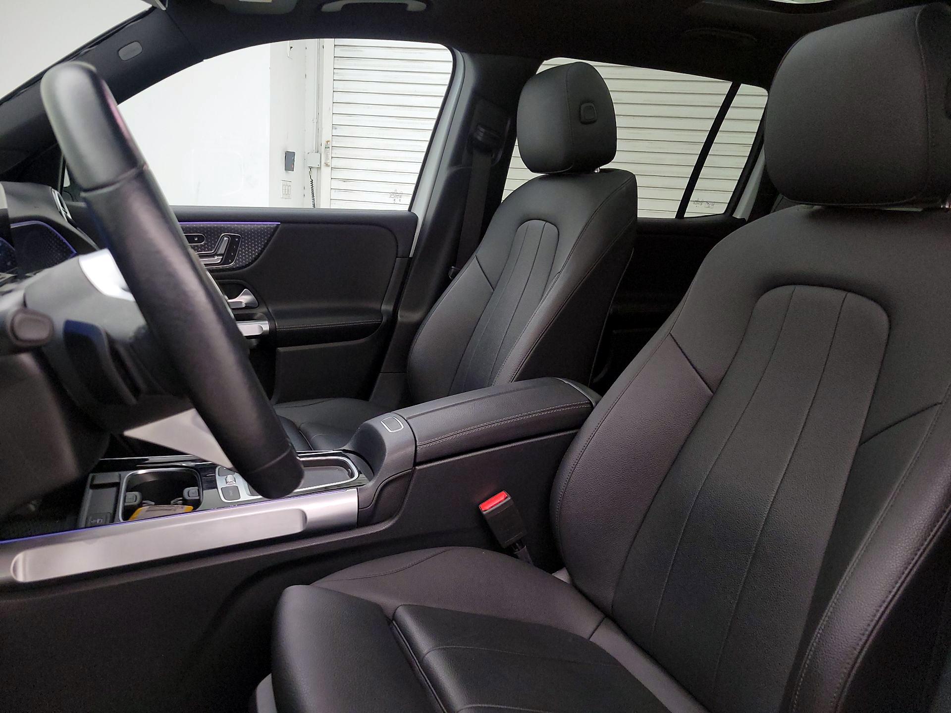 Thumbnail: 2025 Mercedes-Benz GLB - 11