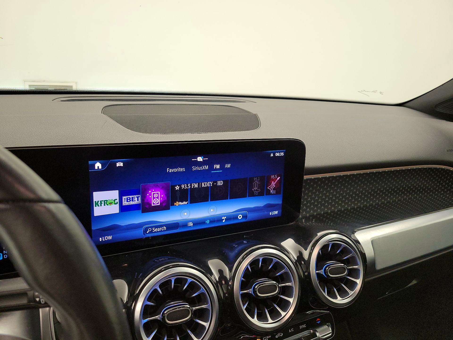 Thumbnail: 2025 Mercedes-Benz GLB - 15