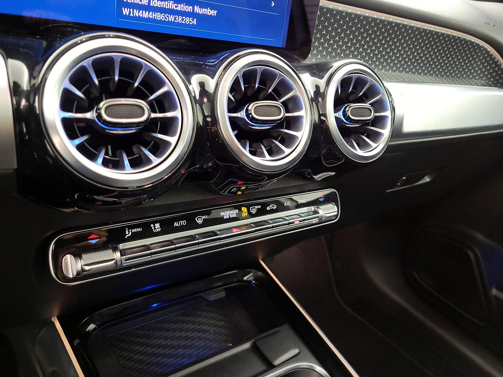 Thumbnail: 2025 Mercedes-Benz GLB - 16