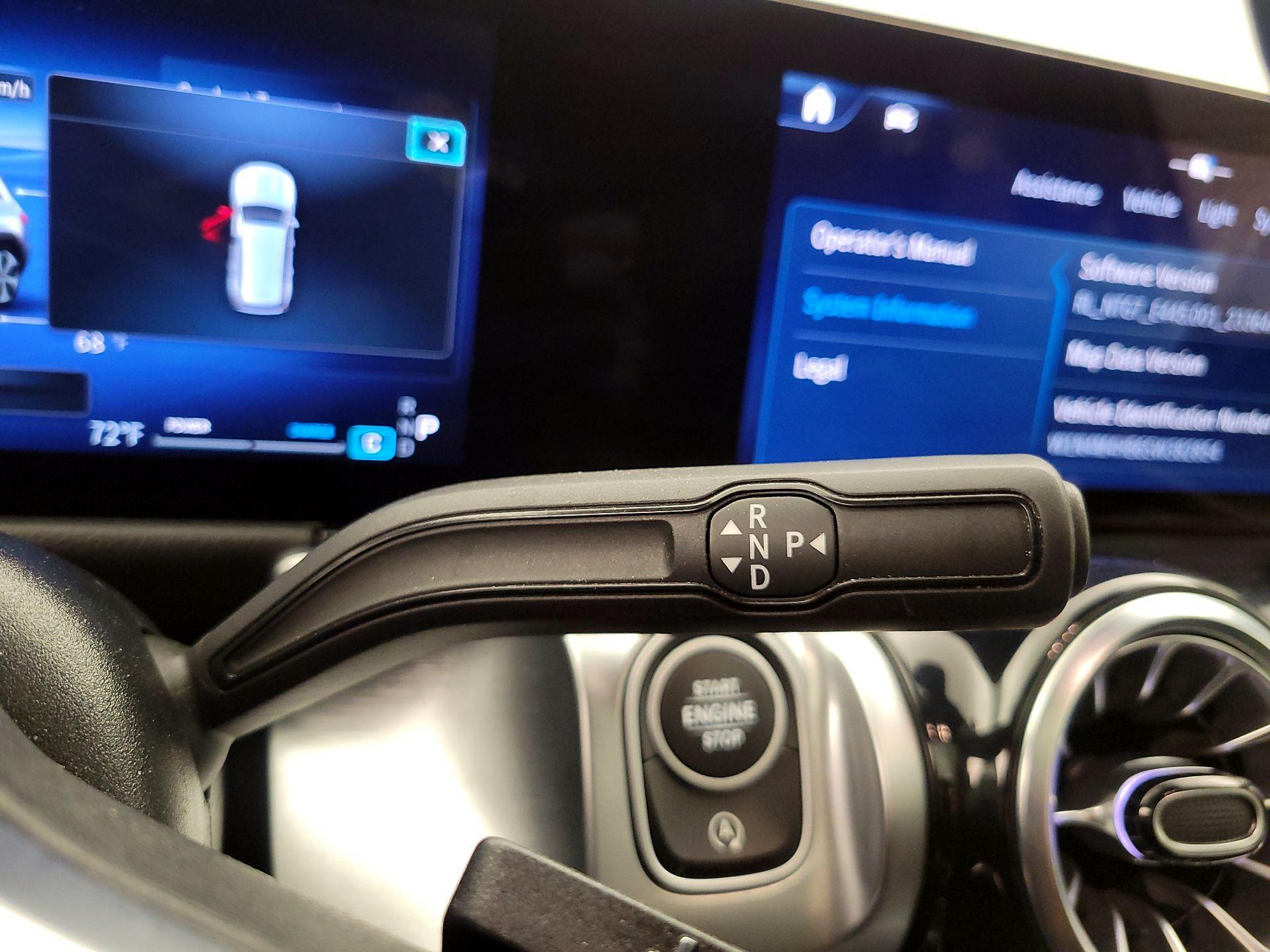 Thumbnail: 2025 Mercedes-Benz GLB - 17