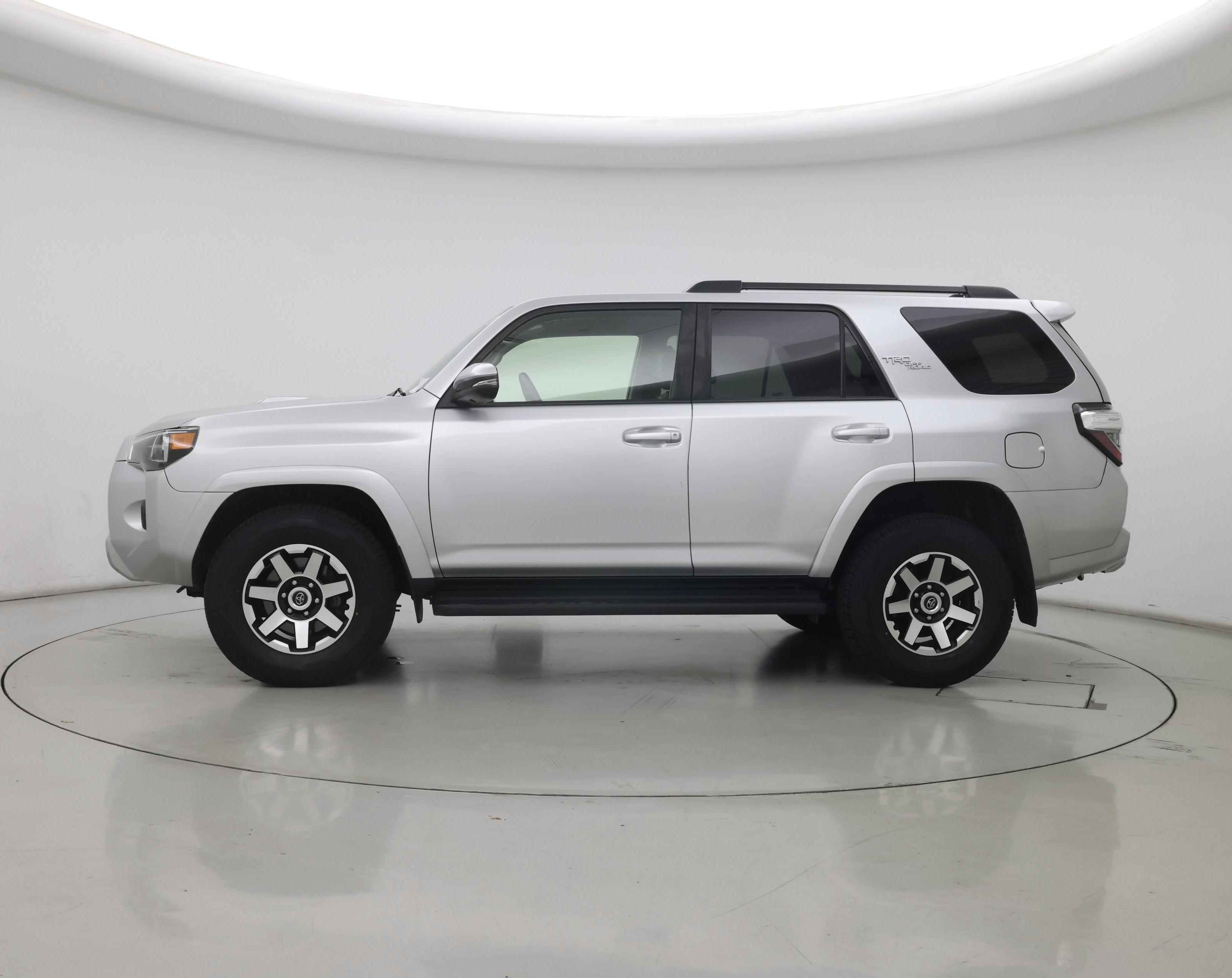 Thumbnail: 2022 Toyota 4Runner - 3