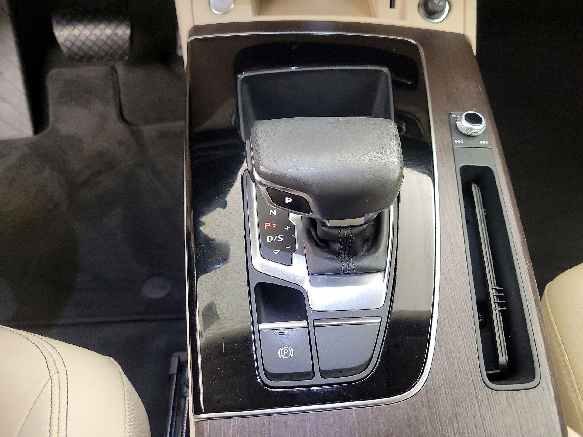 Thumbnail: 2023 Audi Q5 - 17