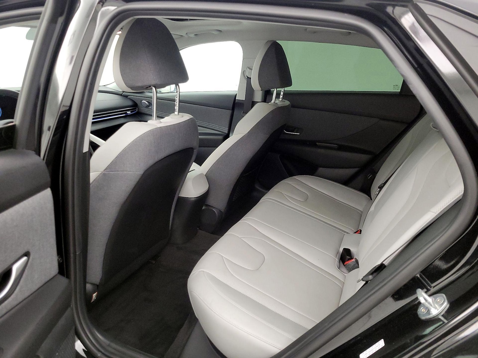 2023 Hyundai Elantra Limited - Photo 22