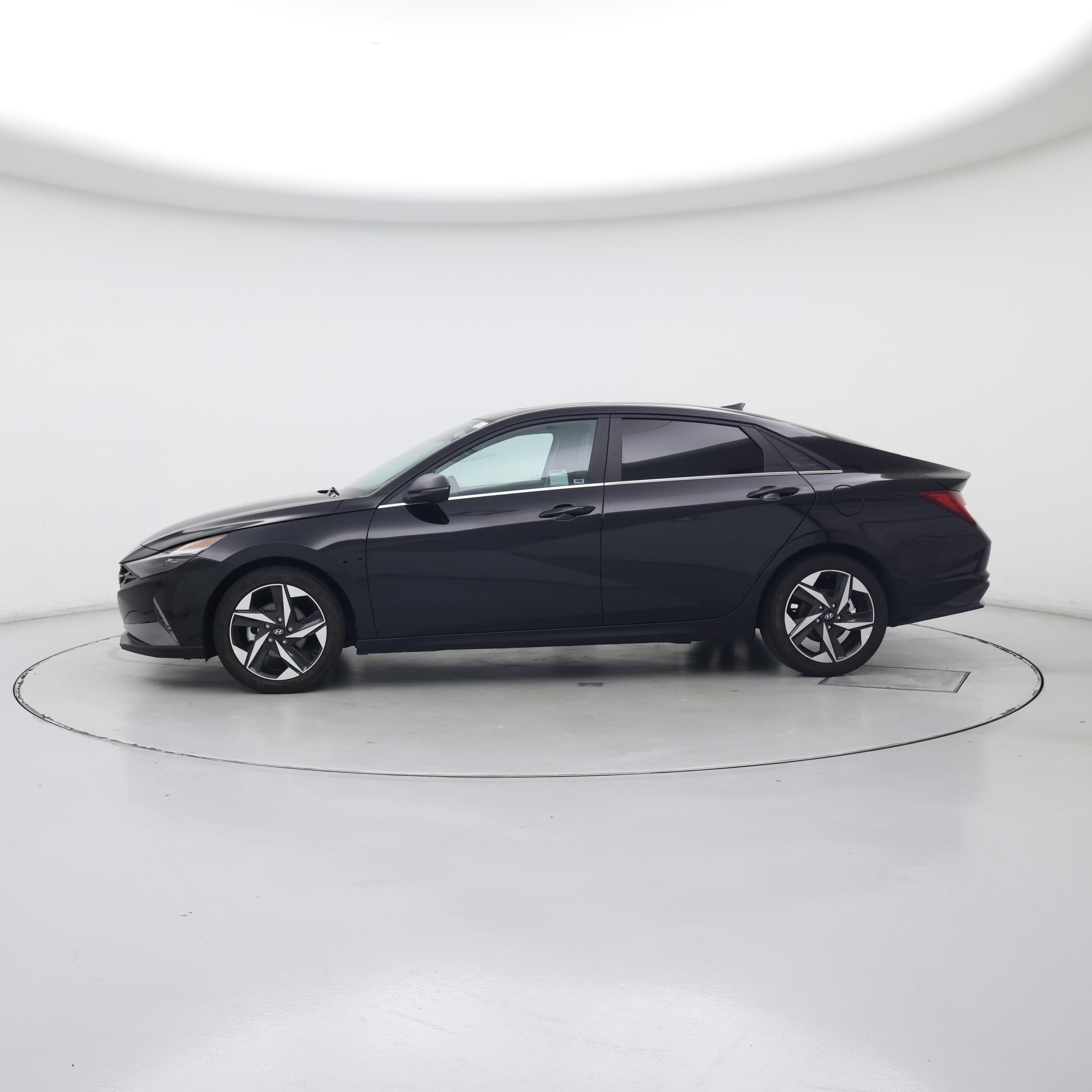 Thumbnail: 2023 Hyundai Elantra - 3