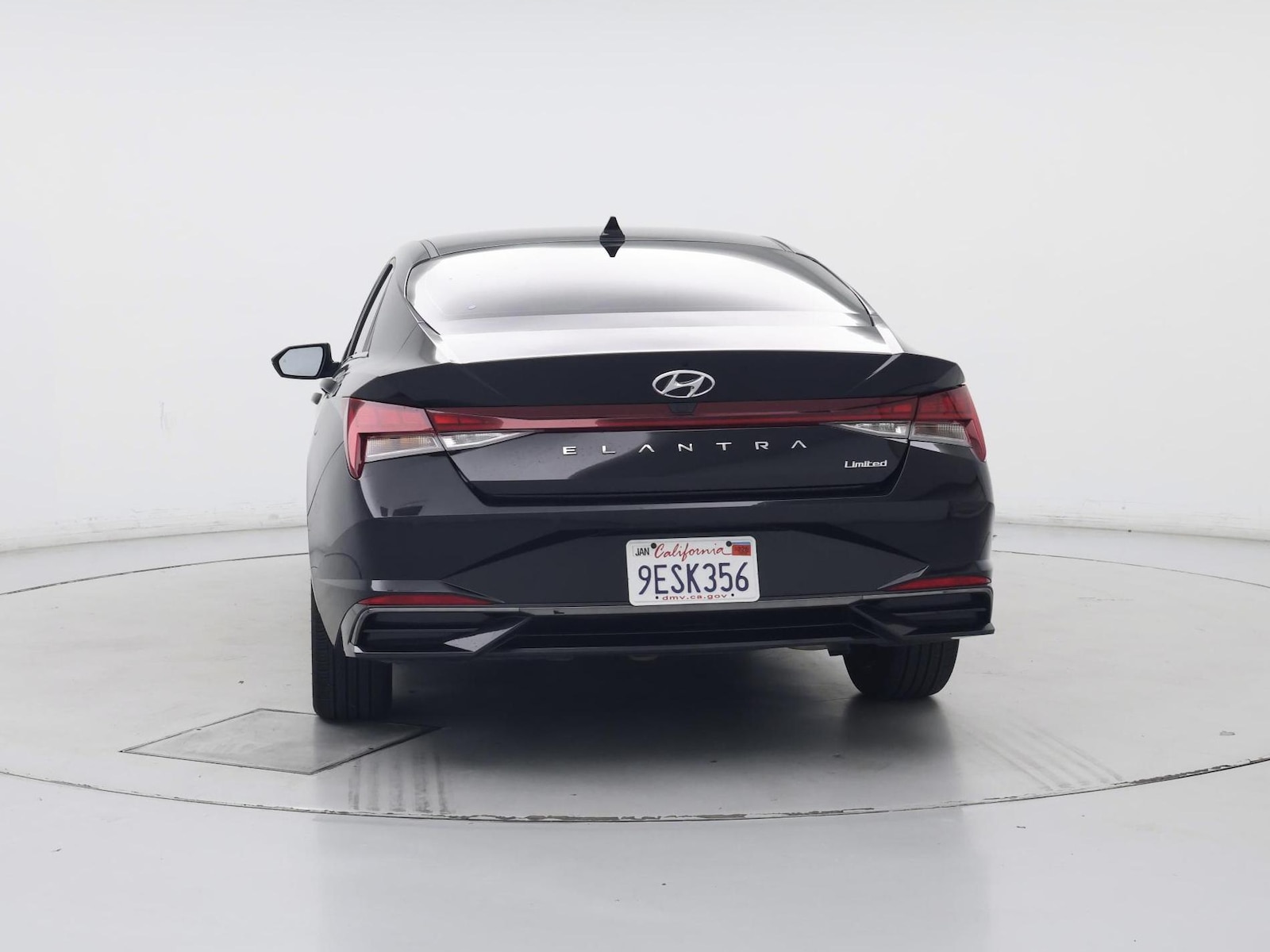 2023 Hyundai Elantra Limited - Photo 7