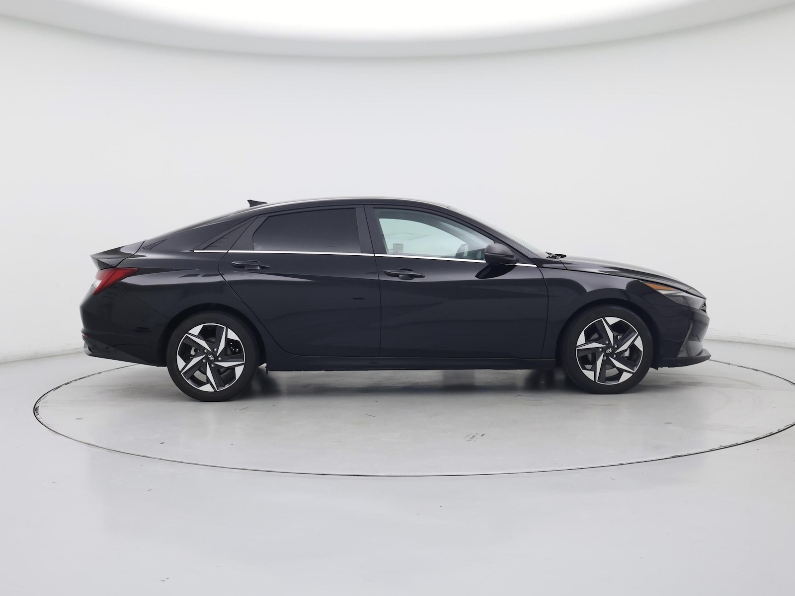 2023 Hyundai Elantra Limited - Photo 8