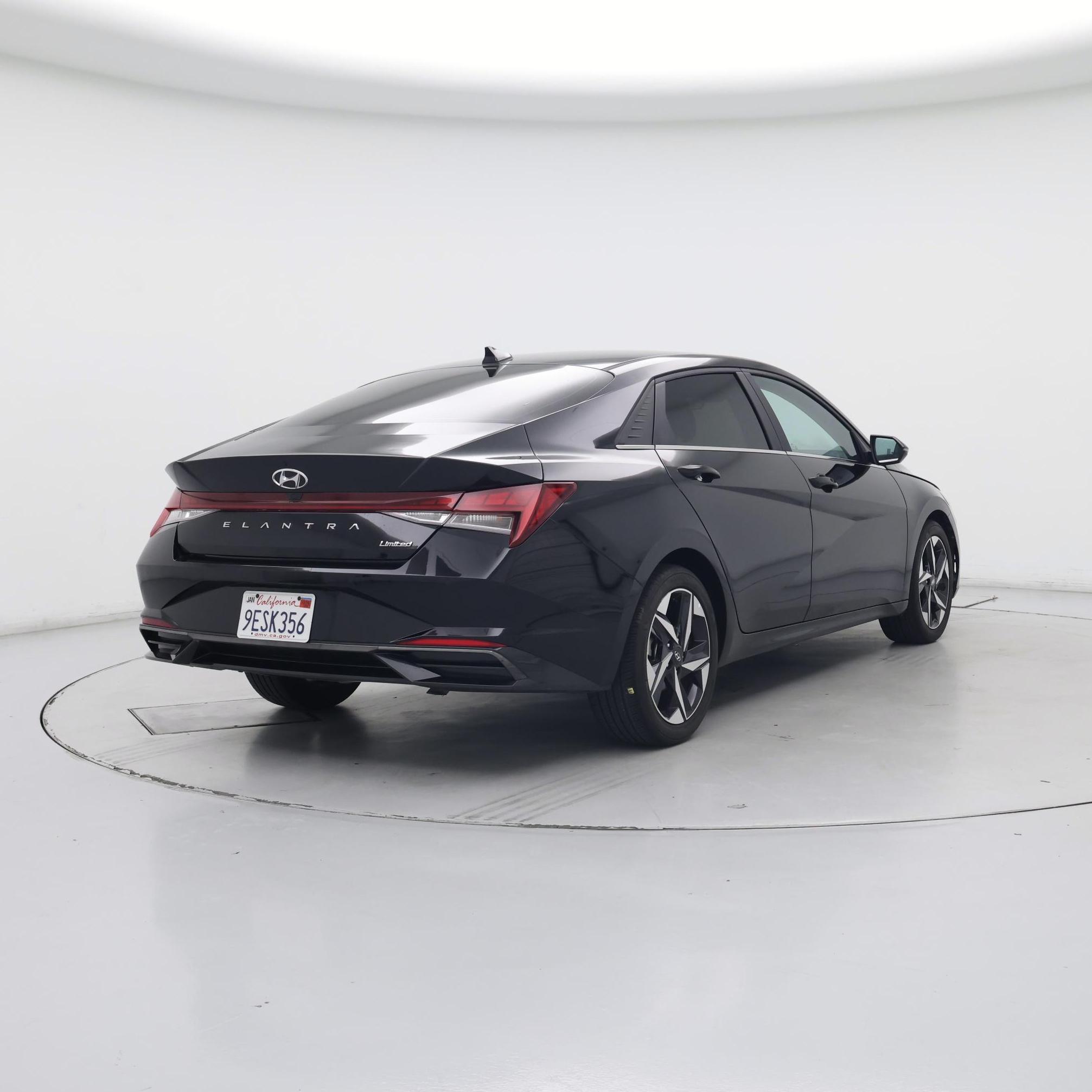 Thumbnail: 2023 Hyundai Elantra - 8