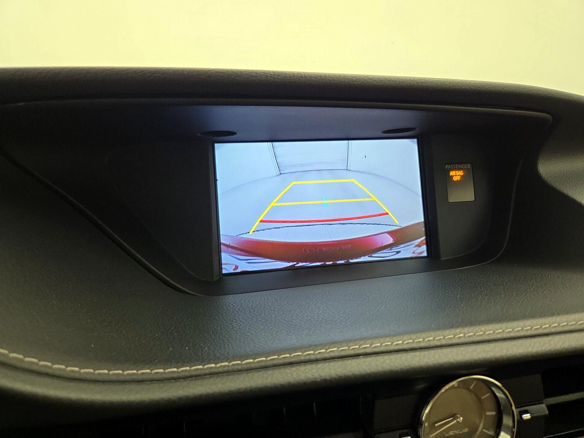 Thumbnail: 2015 Lexus ES - 15