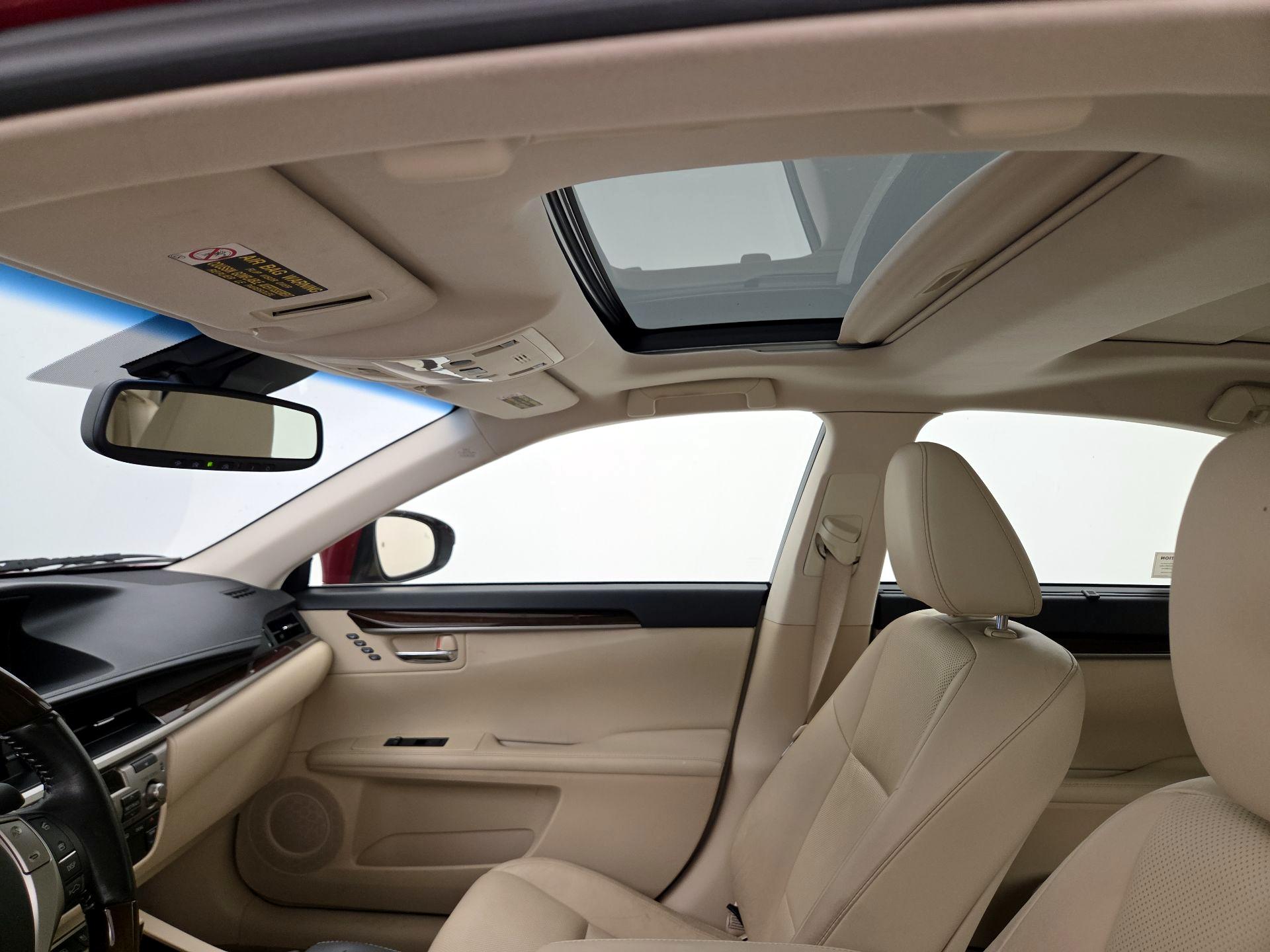 Thumbnail: 2015 Lexus ES - 20